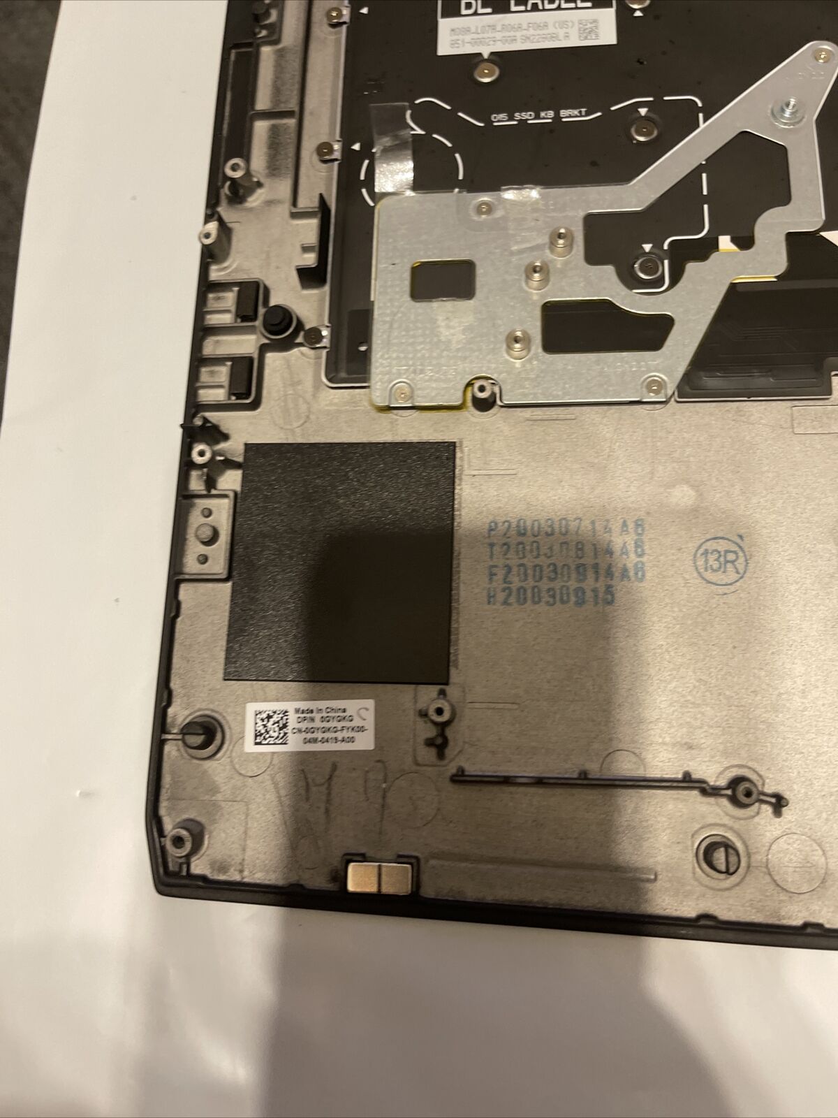 Genuine Dell Alienware M17 Laptop Palmrest Top Cover Assembly GYGKG 0GYGKG P4 T3