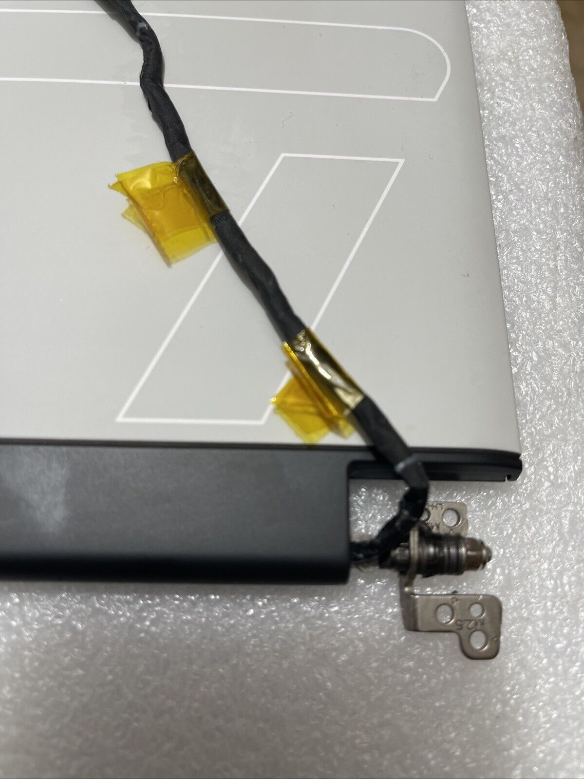 Dell Alienware M17 R4 FHD 360Hz LCD Screen Lunar White NT DD4YY 0DD4YY JK F3