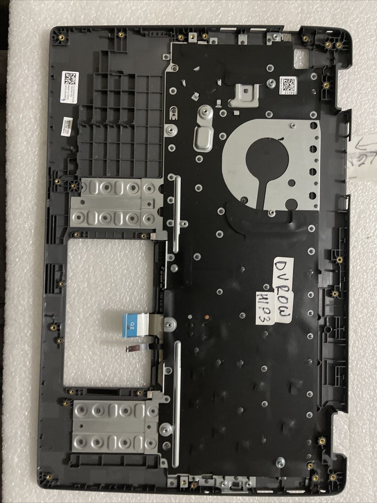 Dell Latitude 3540  Palmrest US English keyboard DVR0W 0DVR0W H1 P5 damage Broke