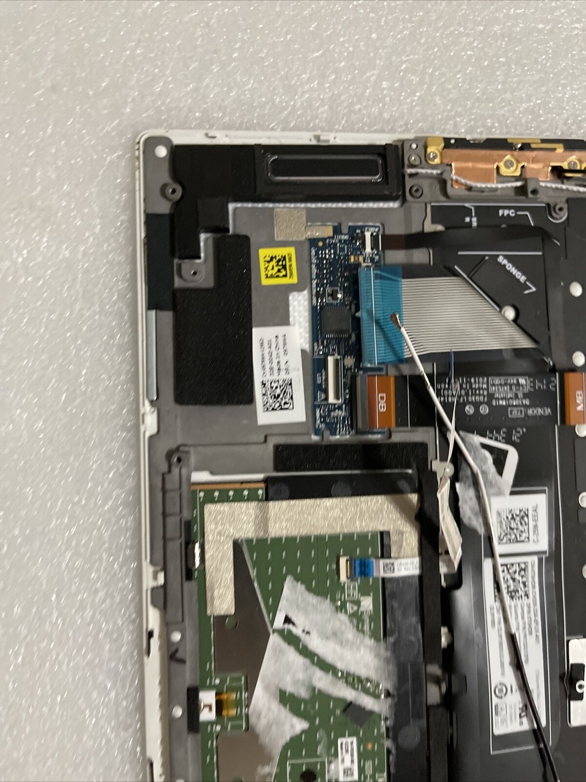 Genuine Dell XPS 9300 Palmrest US Keyboard Touchpad Speakers Extras GT8XM K8B5