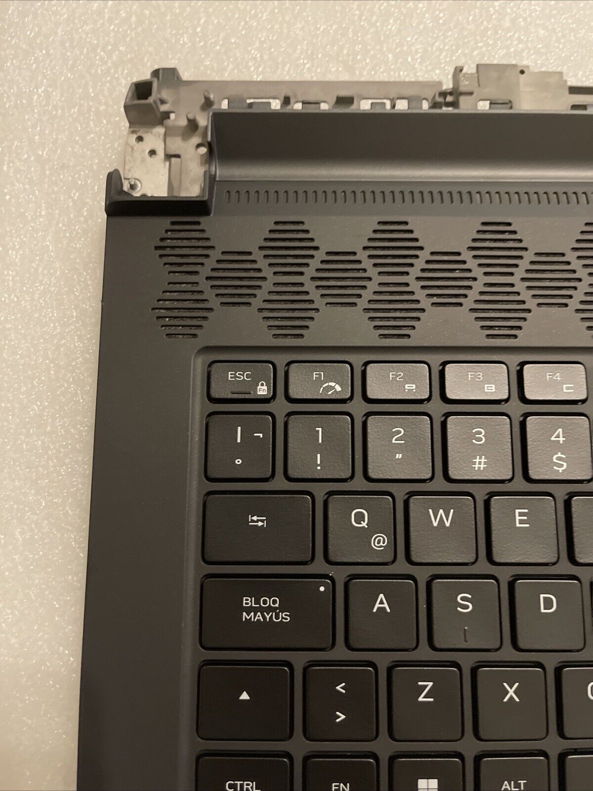 Dell Alienware M15 R7 Spanish Backlit Keyboard Palmrest DGWY5 H9JDP S1 P7