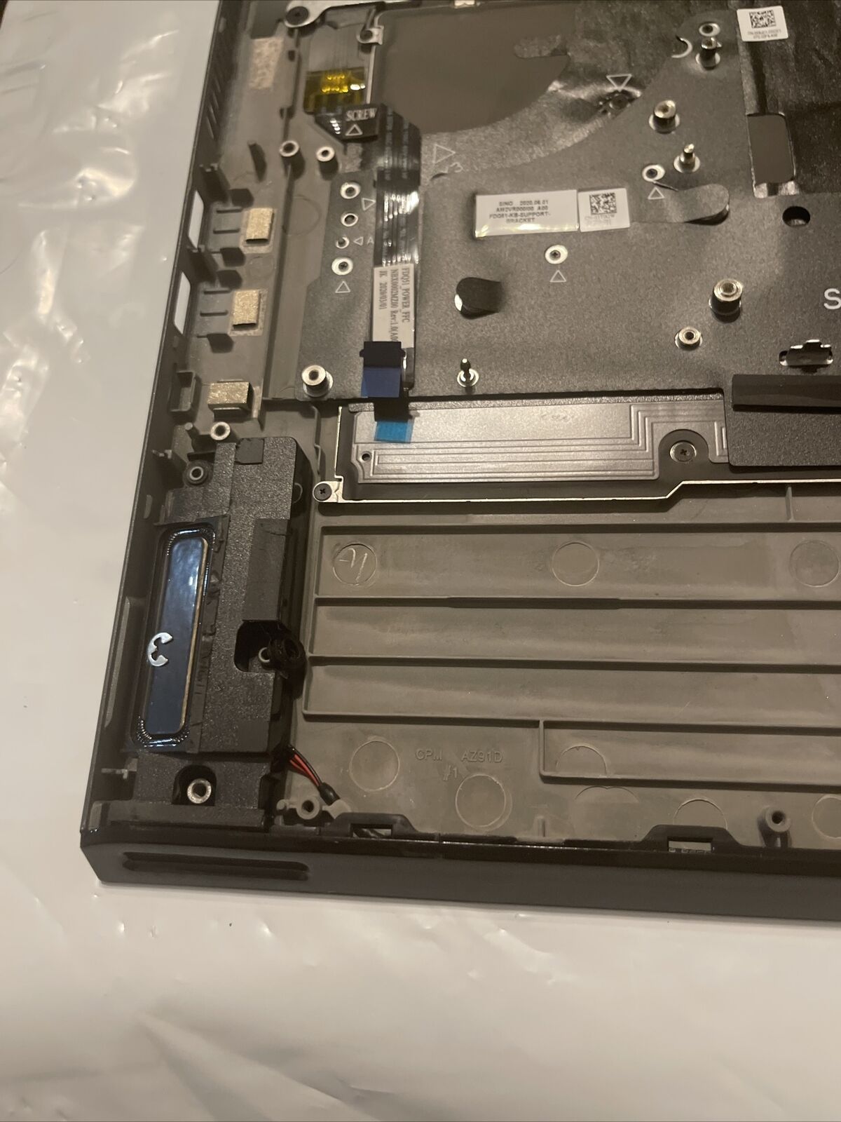 Dell Palmrest Keyboard Alienware15 M15 R3 Speakers/ extras 3DYGJ 03DYGJ H1 P7 T1