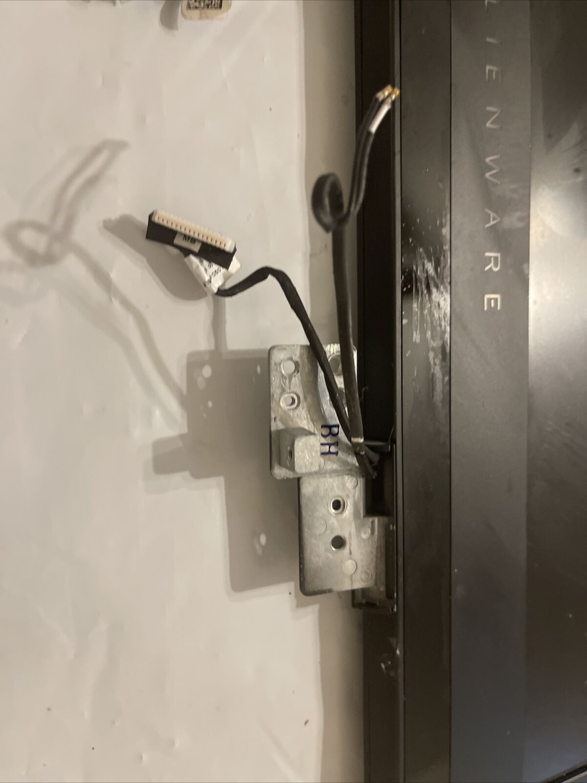 Genuine Dell Alienware 17 R4 FHD LCD Screen Assembly  CV09V RY7G9 H2 L6
