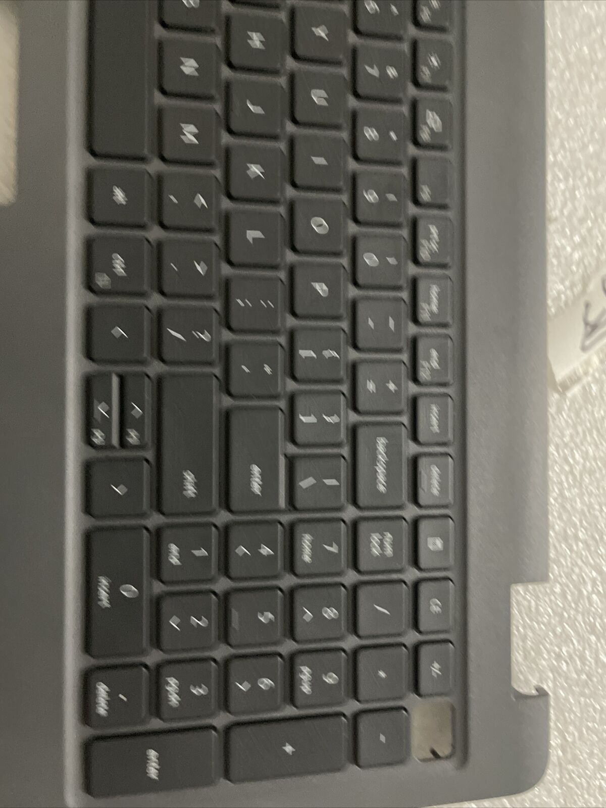 Dell Latitude 3540  Palmrest US English keyboard DVR0W 0DVR0W H1 P5 damage Broke