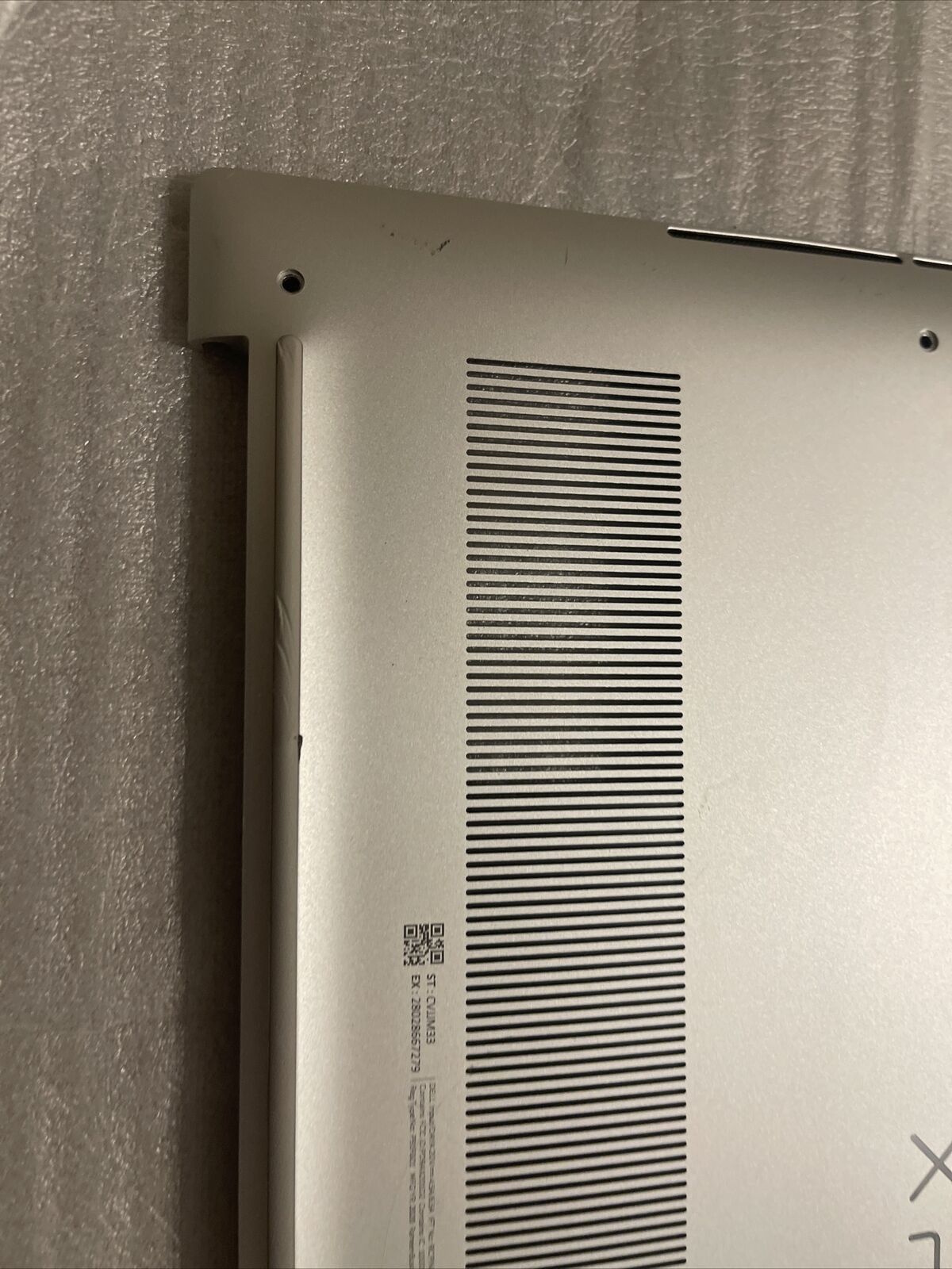 Dell  XPS 9500 15 Bottom Base Metal Cover W/Audio Port KVD7H DWT74 0DWT74 H4 C4