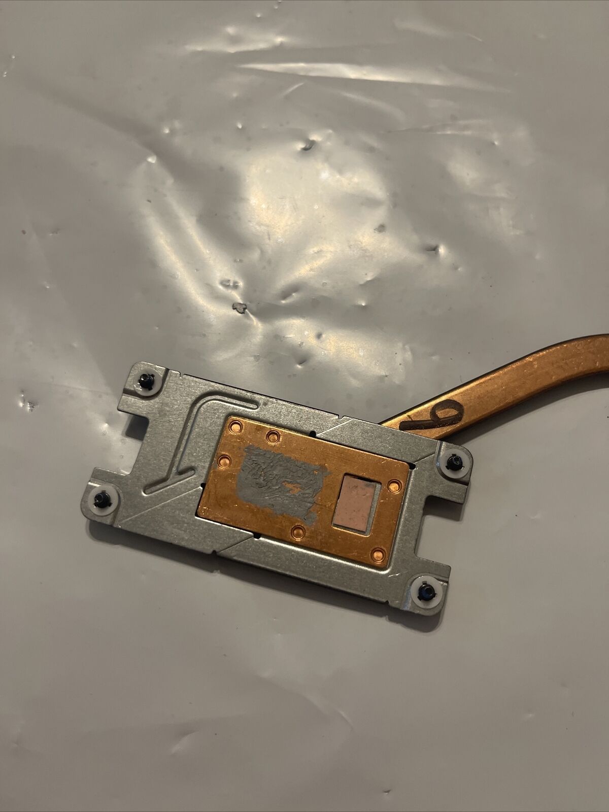 Dell Latitude 3400 CPU Cooling Heatsink DV2KX DV2KX