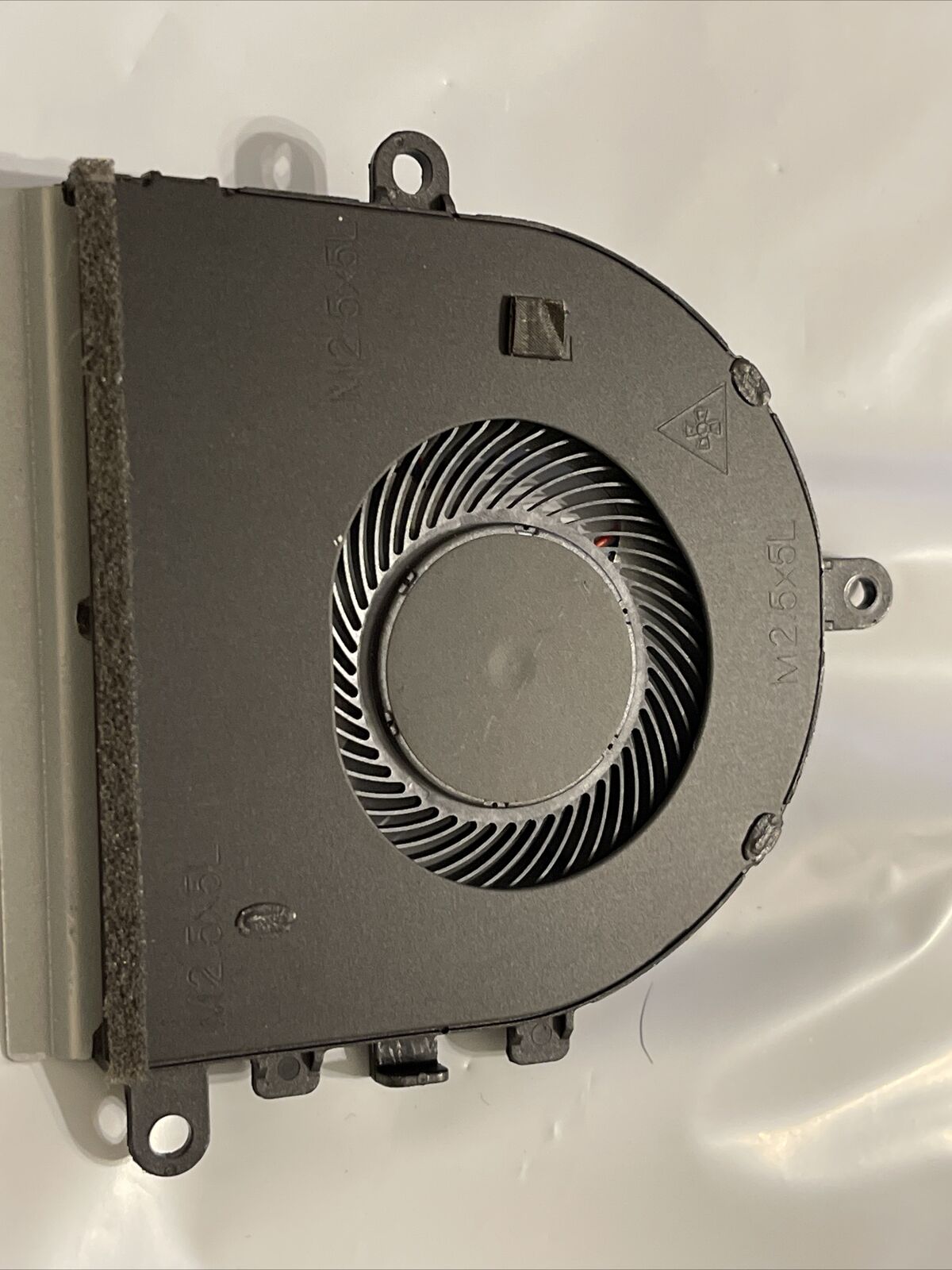 Genuine Dell Inspiron 15  5570 5575 I5575 5593 CPU cool fan 7MCD0 07MCD0 P3