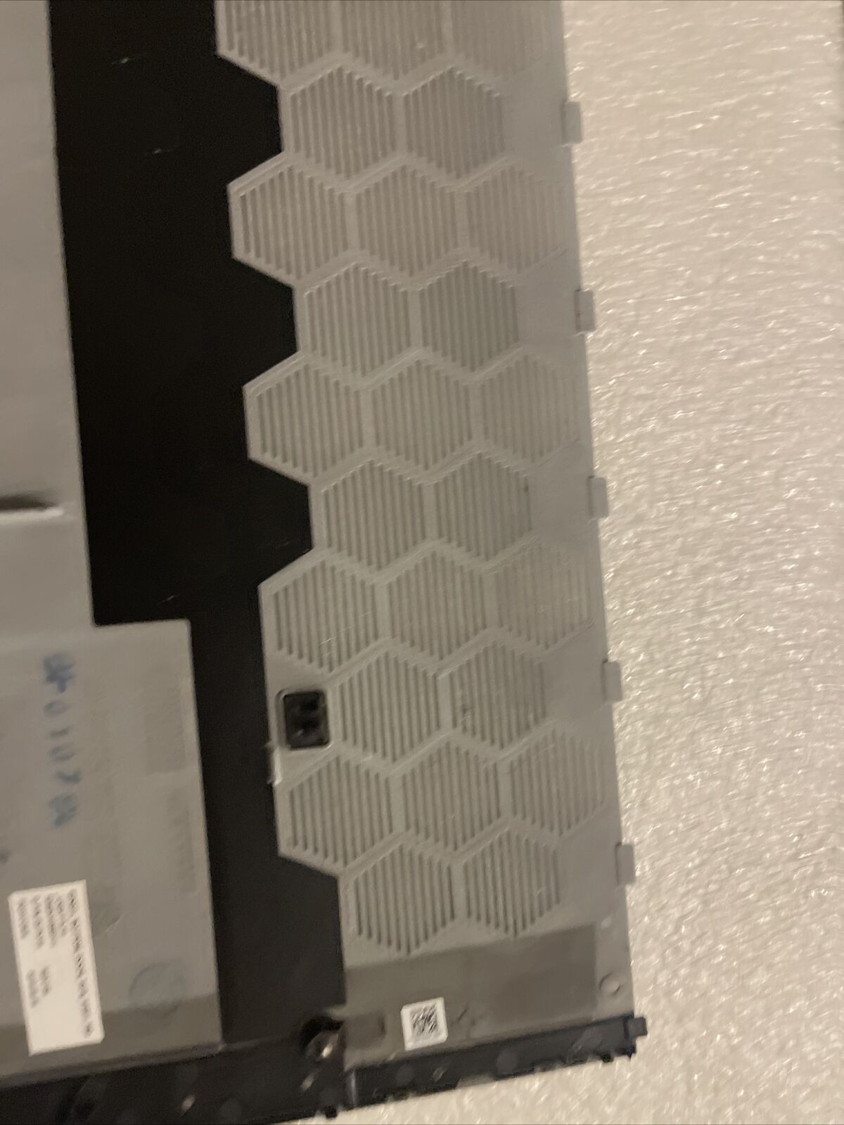 GENUINE DELL Alienware M15 R2 Laptop Bottom Base Case COVER V7KV4 0V7KV4 H4 B6