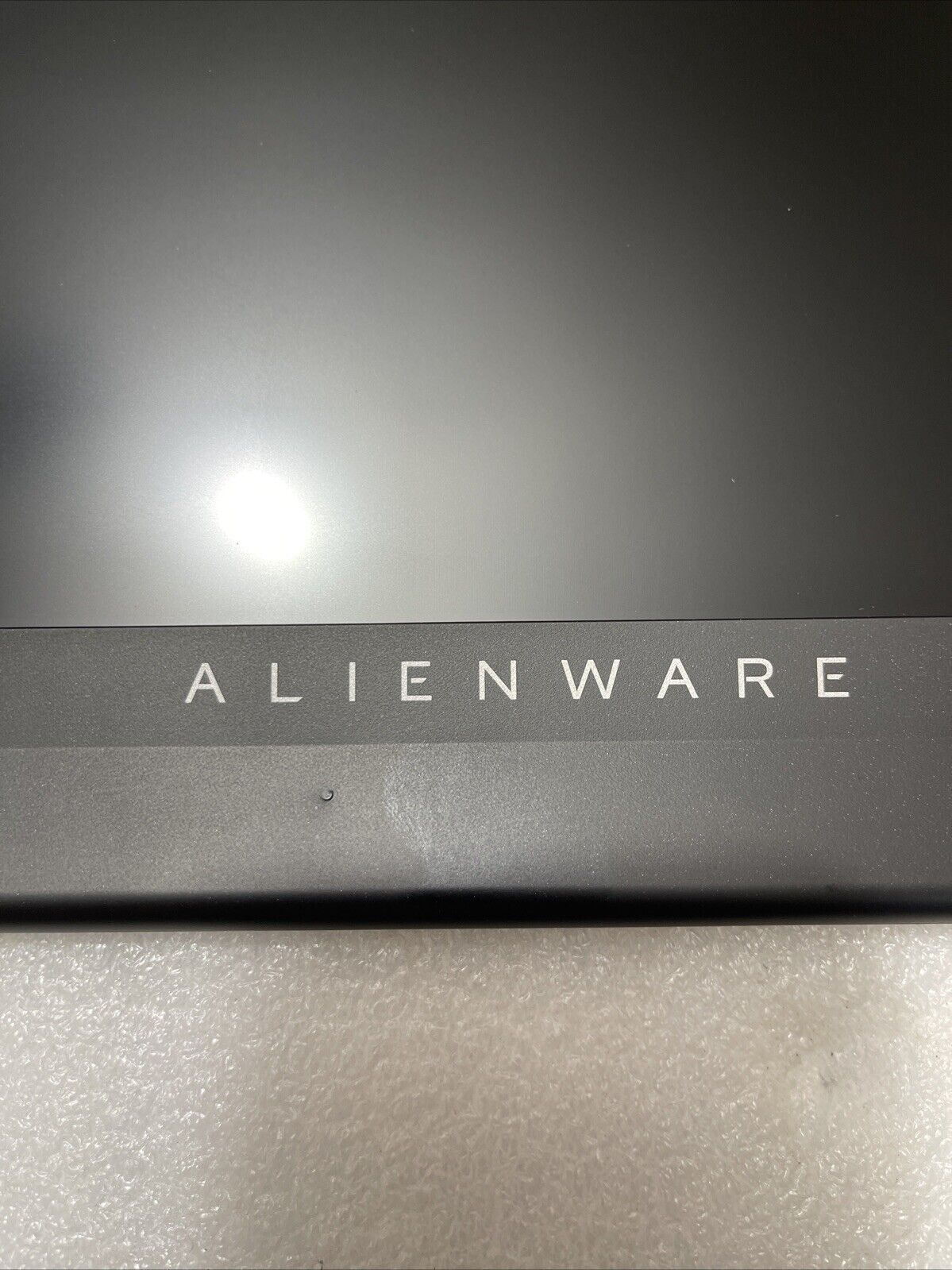 Dell Alienware m17 R5 AMD 165Hz FHD LCD Screen  DY3T6 35CVT H6F3