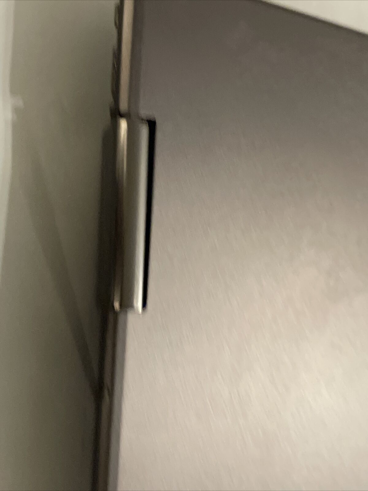 Dell Inspiron 7500 2-in-1 15.6" LCD Back Cover Lid Hinges  HH35K H5 C2 Grade B