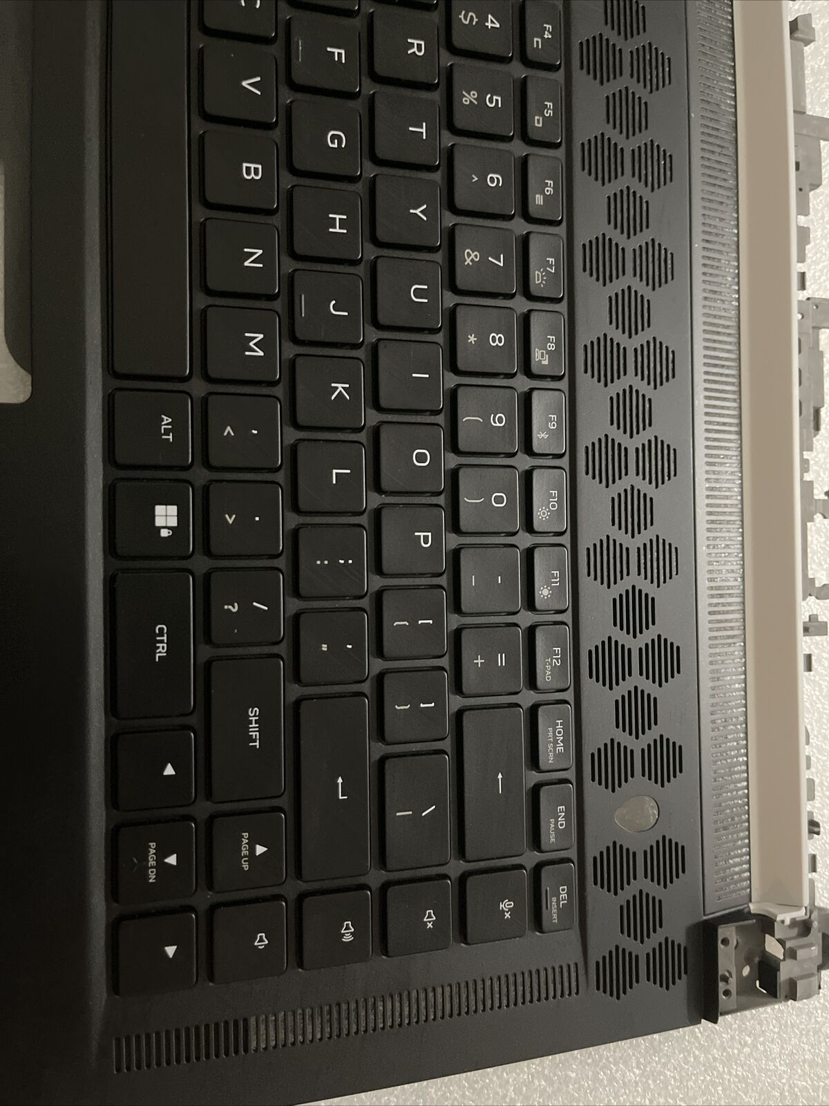 Dell Alienware x15 R1 Laptop Palmrest US RGB BCL Keyboard 0V6M0K K2P6 Grade B