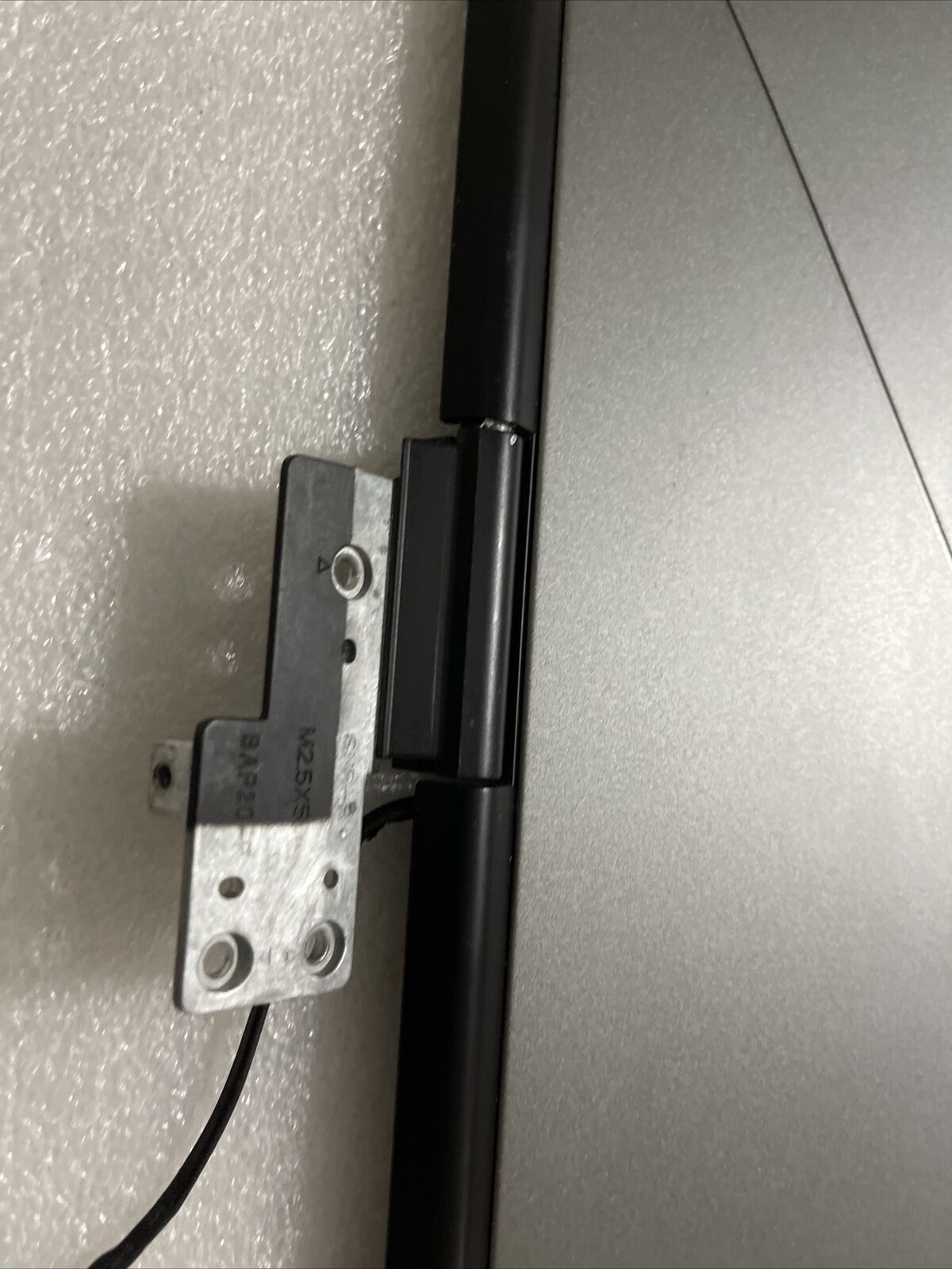 OEM DELL ALIENWARE 17 R5 LCD Rear Back Top Cover Camera Cables Hinges 1KK86 J1A2