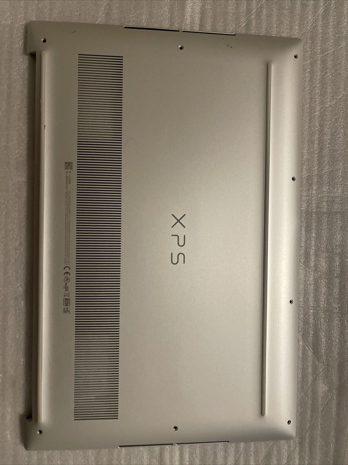 Dell  XPS 9500 15 Bottom Base Metal Cover W/Audio Port KVD7H DWT74 0DWT74 H4 C4
