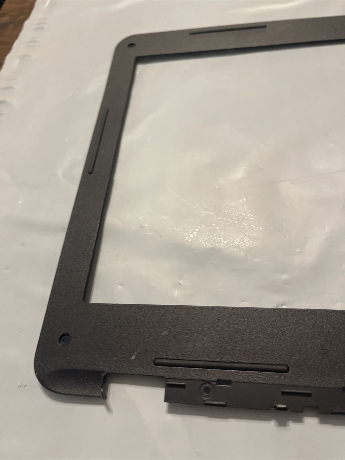 GENUINE Dell Latitude 3380 LCD Front Bezel w/ Webcam Port Black 00C3NM 0C3NM N2