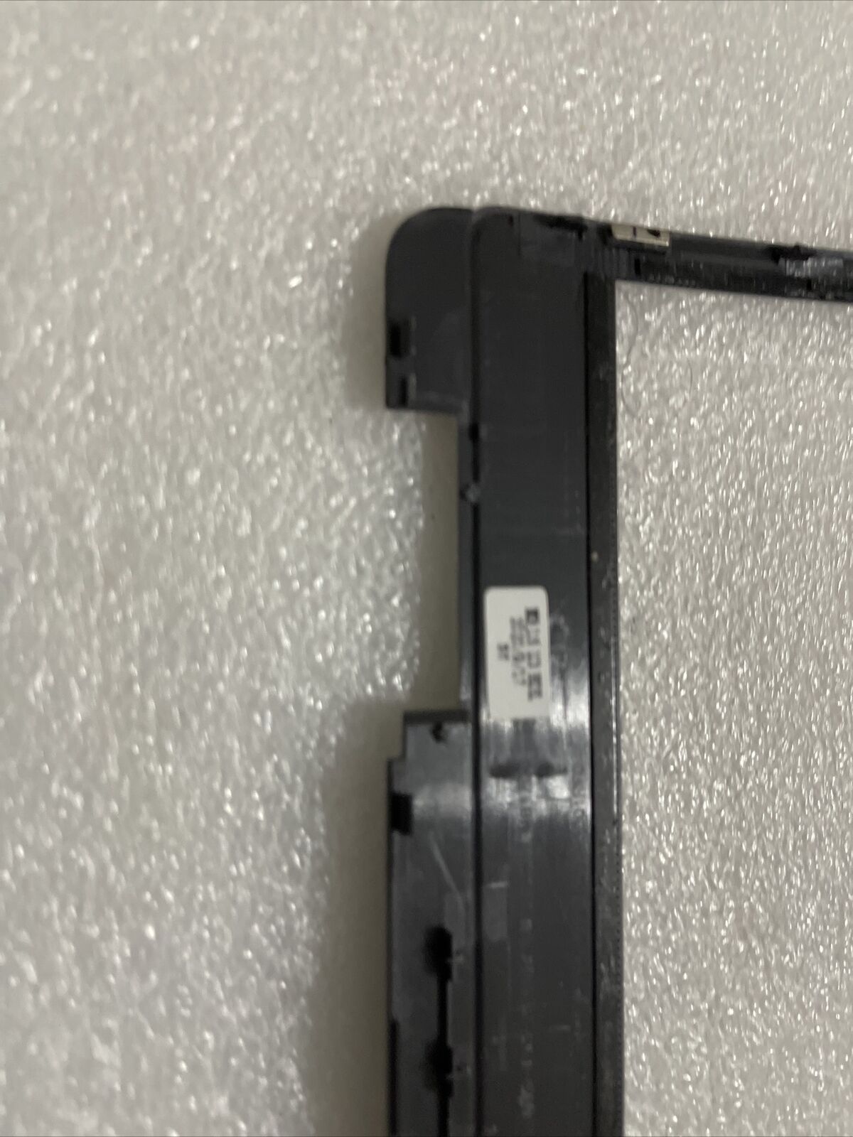 Dell Latitude 3510 P101F LCD Bezel GCK6R 0GCK6R H2N3 Missing Hinge Cover