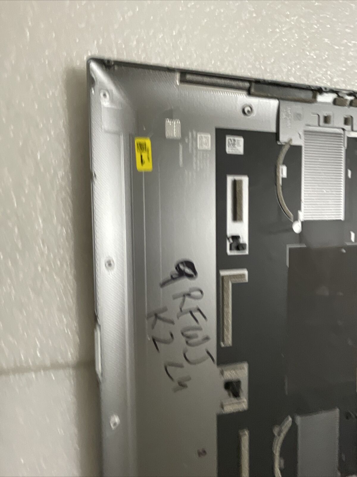 GENUINE DELL PRECISION 5560 BOTTOM COVER WITH AUDIO PORT Silver 9RFWJ 9RFWJ K2C4