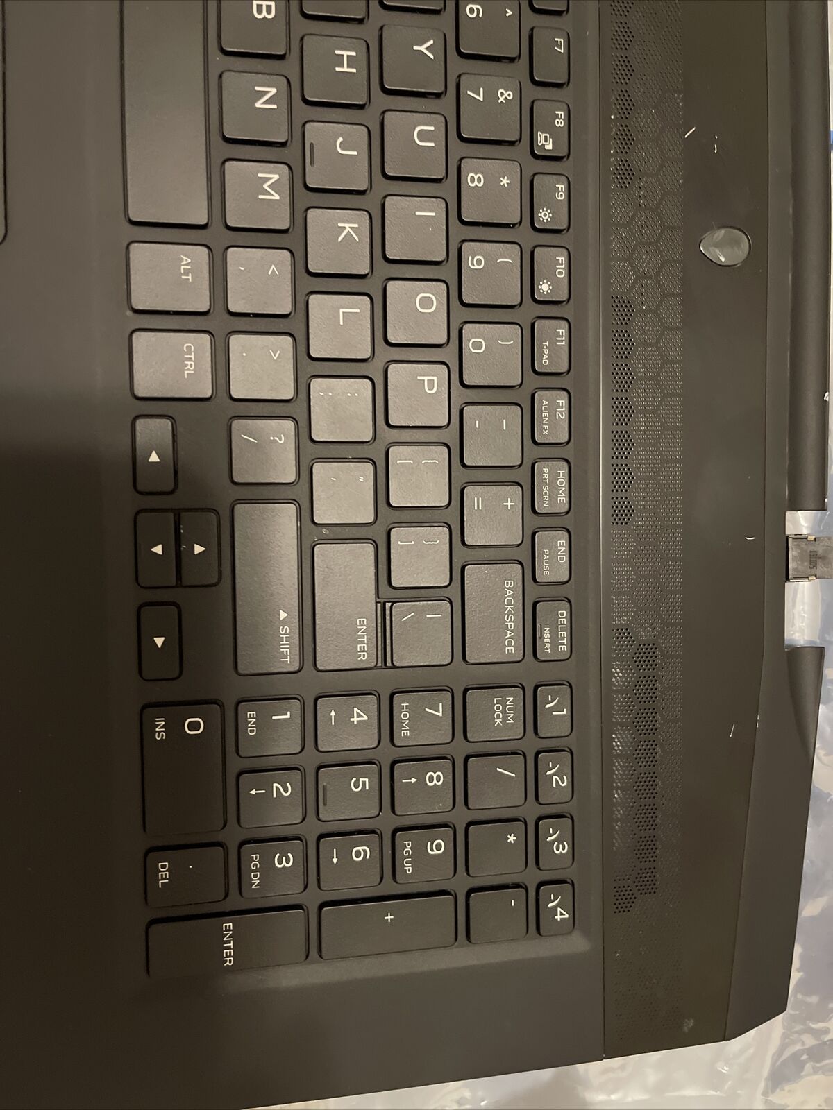 DELL Alienware M17 AWM17 Laptop Palmrest Touchpad US Keyboard 3D7NN GYGKG H1 P2