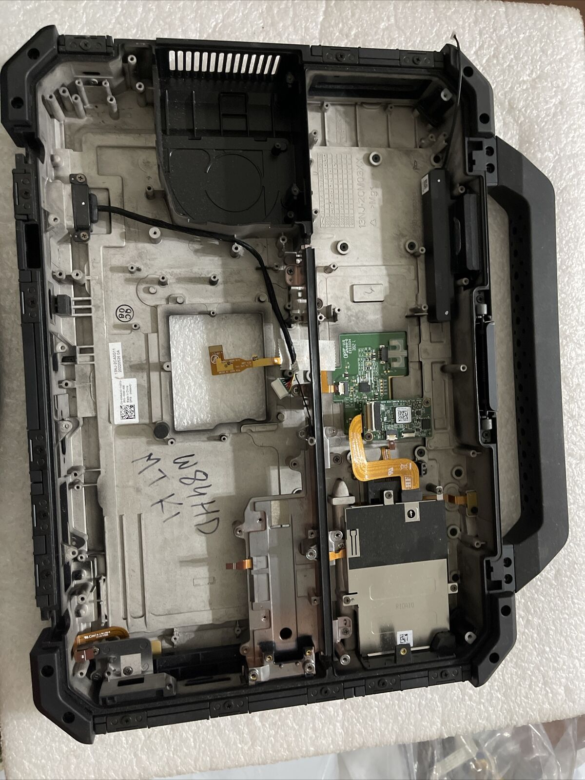 Genuine Dell Latitude 14 Extreme Rugged 7424 Palmrest Touchpad Handle W84HD MTK1