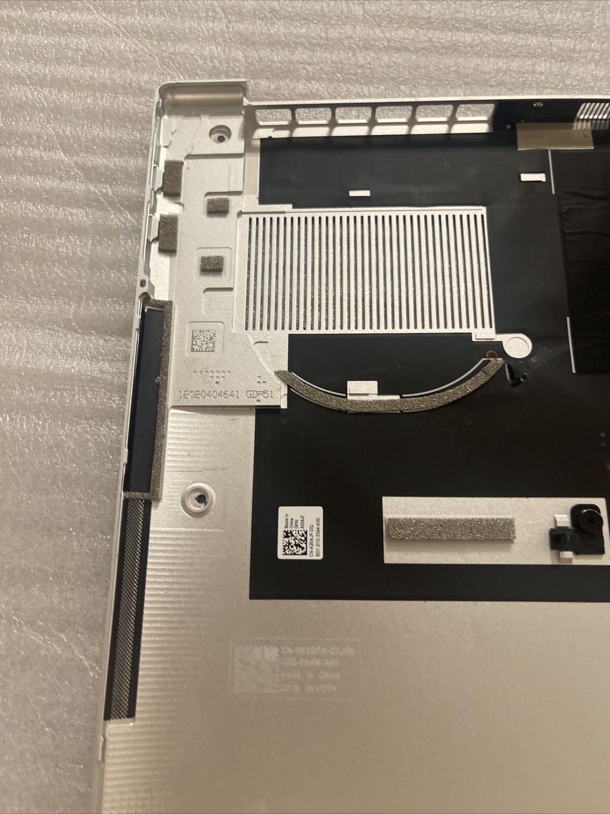 Genuine Dell  XPS 15 (9500) Bottom Base Metal Cover KVD7H 0KVD7H DWT74 0DWT74 C4