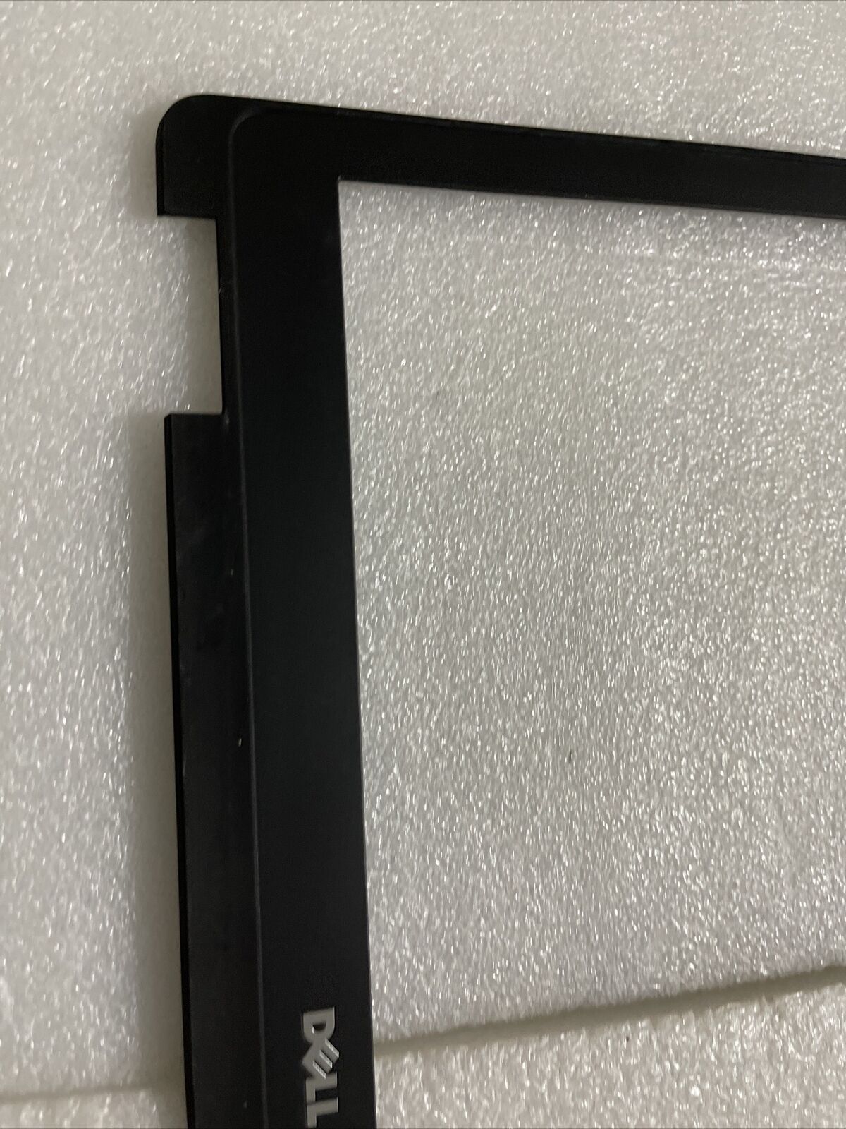 GENUINE DELL LATITUDE E5570 LAPTOP LCD FRONT TRIM BEZEL 8VYRG 08VYRG H1 N4