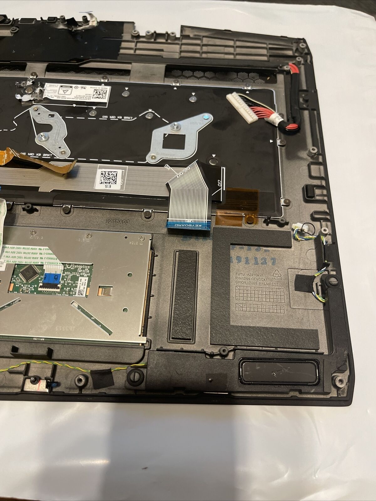 Genuine Dell Alienware M17 Laptop Palmrest Top Cover Assembly GYGKG 0GYGKG P6 T4