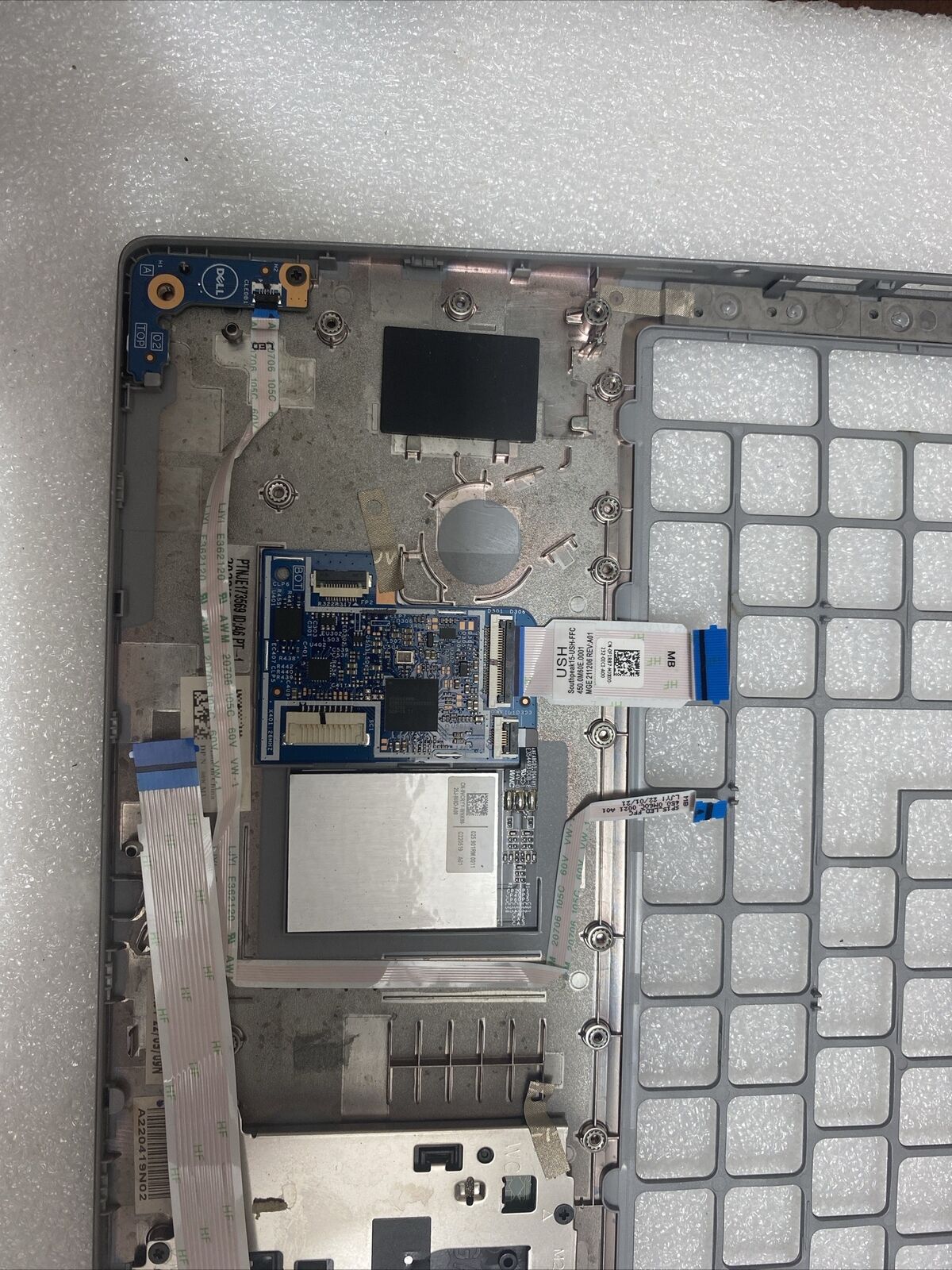 Dell Latitude 5520 Precision 3560 Laptop Palmrest Touchpad DDMHF 09CM3 SD A1