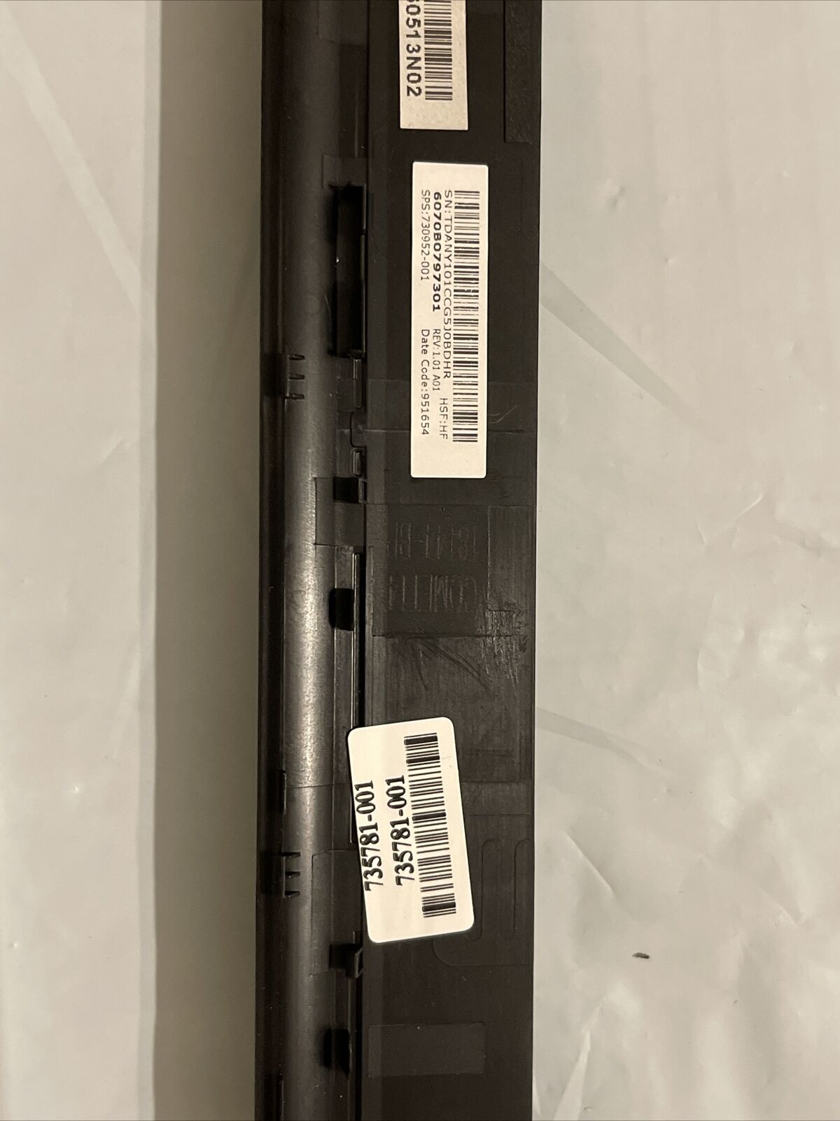 New Genuine HP  Hwlewlett Packard Laptop DISPLAY BEZEL - 735781-001 735781 ata