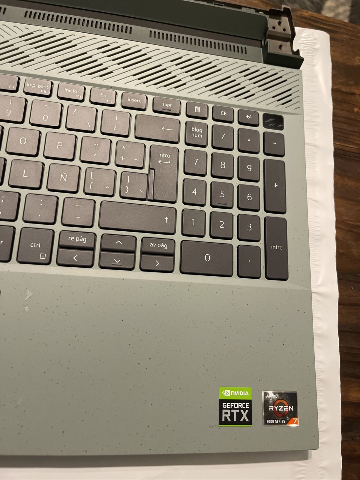 Dell G15 RYZEN Ed 15.6" Laptop Palmrest SPANISH BCL Keyboard  4R6Y3 04R6Y3 T1