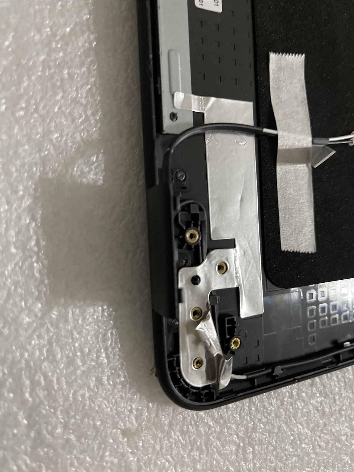 GENUINE DELL LATITUDE 3300 LCD BACK COVER 2F8T9 H1 A3 Missing Hinge cover