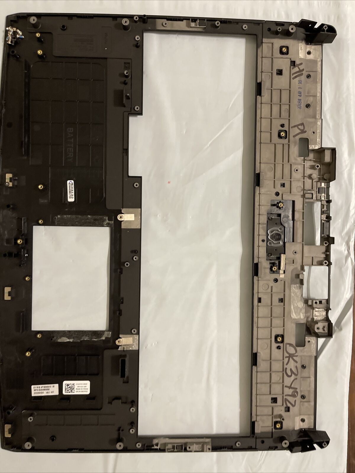 GENUINE DELL ALIENWARE 17 R4 PALMREST ASSEMBLY AP1QB000410 K3Y92 0K3Y92 H1 P1