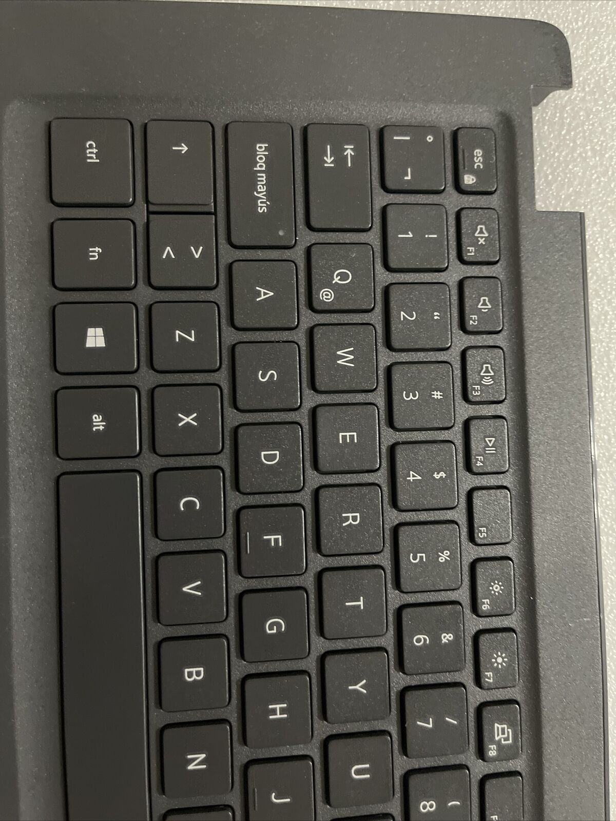 Genuine Dell Latitude 3410 E3410 Laptop Palmrest Spanish Keyboard  0MC2P NSb5