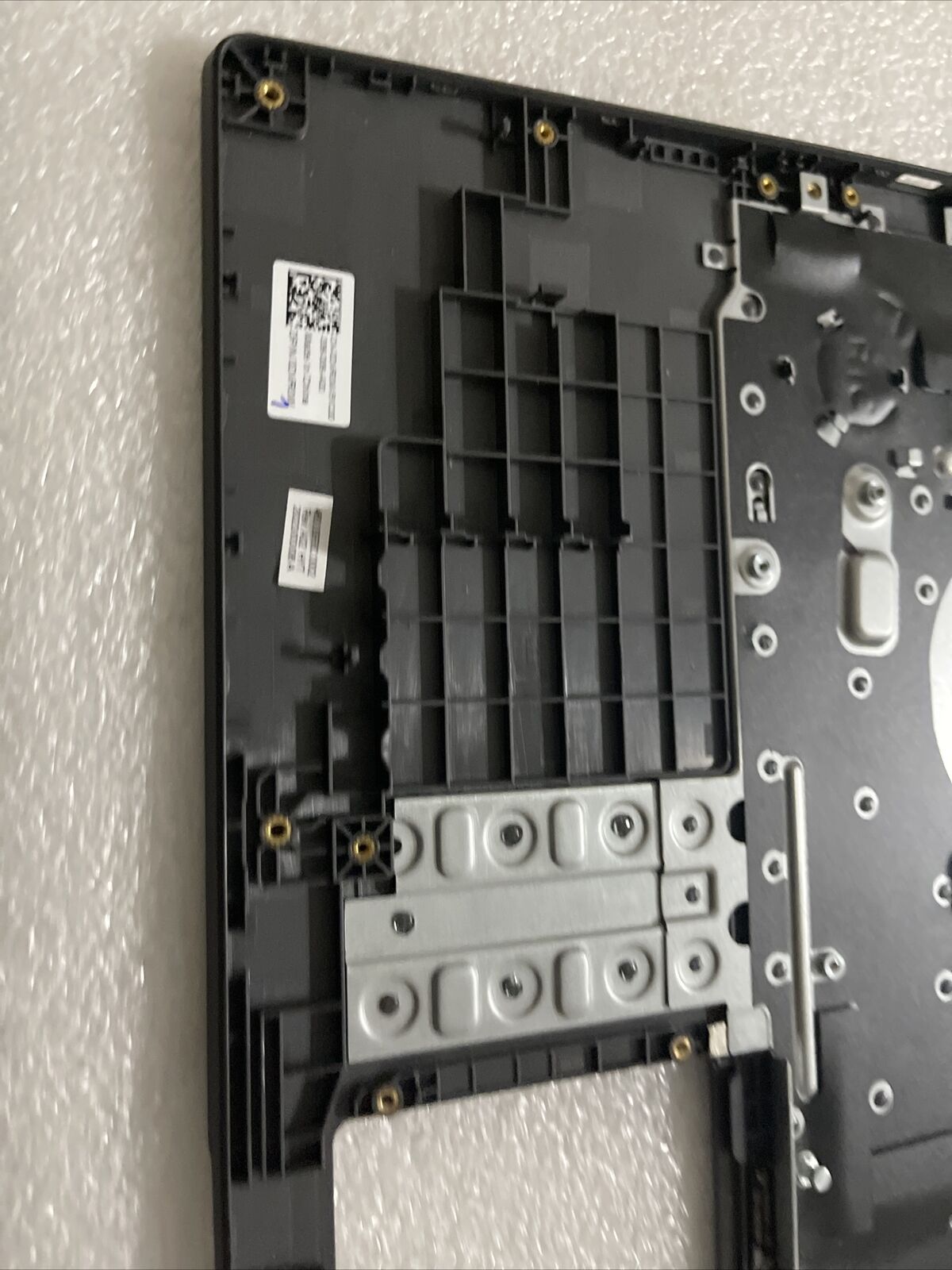 Dell Latitude 3540  Palmrest US English keyboard DVR0W 0DVR0W H1 P5 damage Broke