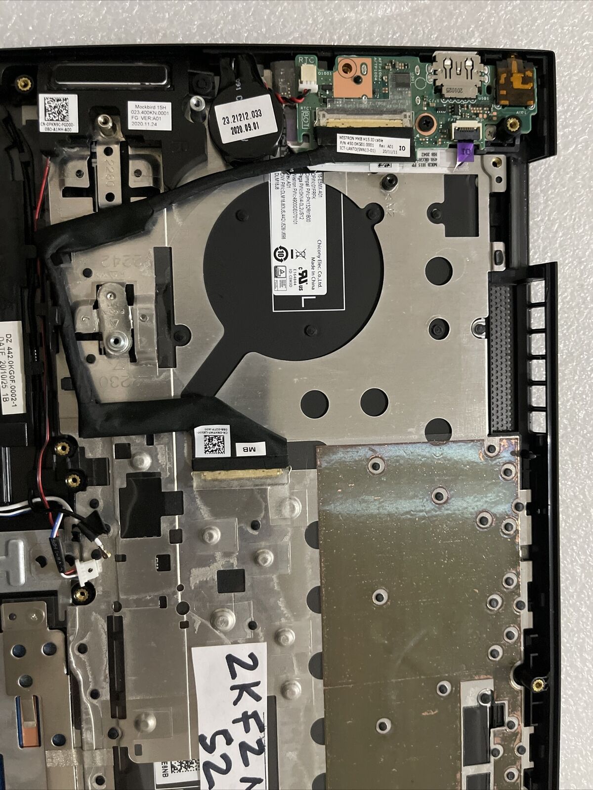 Dell Inspiron 15 7590 Palmrest US/EN BCL Keyboard  SPEAKERS Extras 2KF2N S2 P6