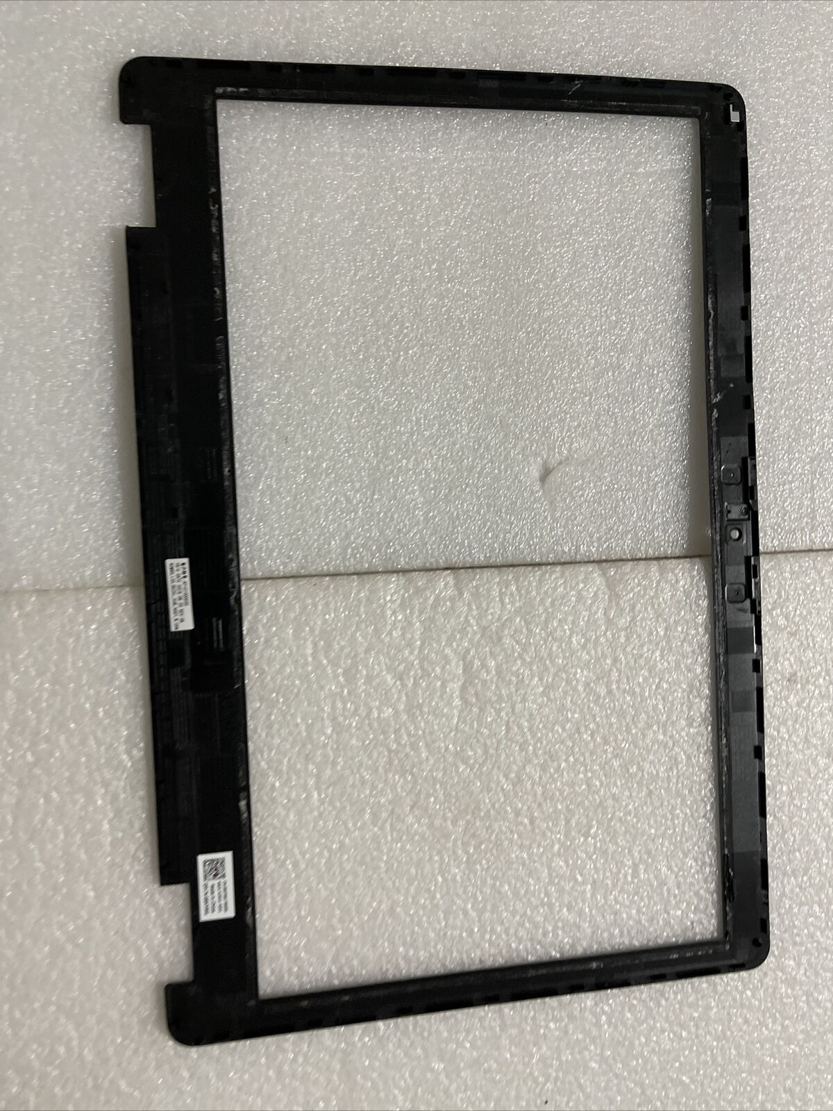 GENUINE DELL LATITUDE E5570 LAPTOP LCD FRONT TRIM BEZEL 8VYRG 08VYRG H1 N4