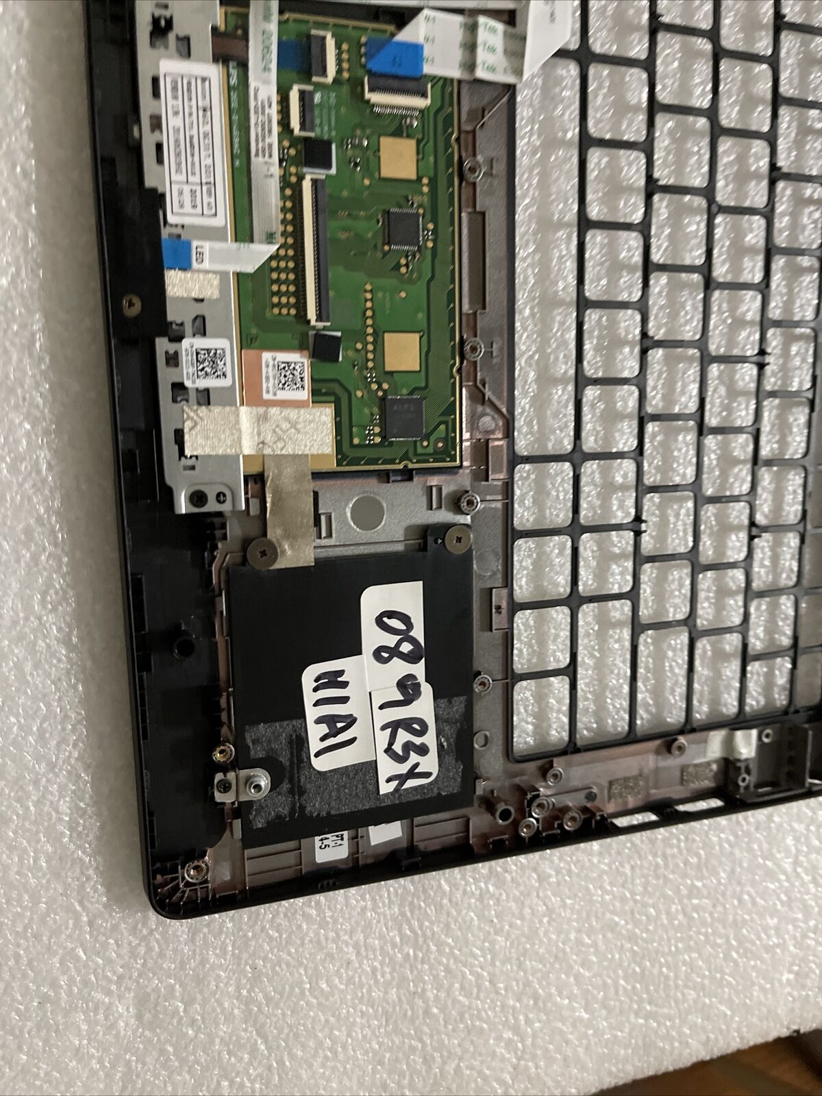 Genuine Dell Latitude 5300 2-in-1 Laptop Palmrest Touchpad 89R3X 089R3X H1 A1