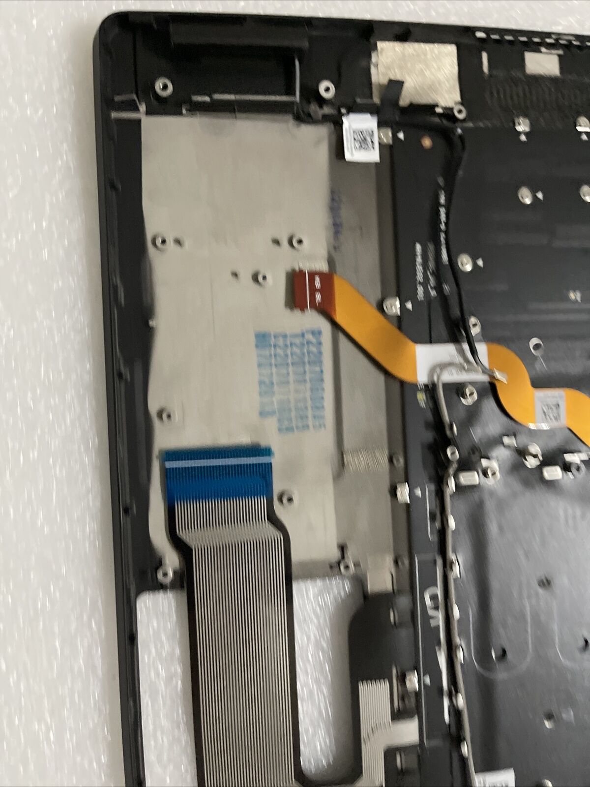 Genuine Dell Alienware x15 R1 Laptop Palmrest US RGB BCL Keyboard 0V6M0K H1P7