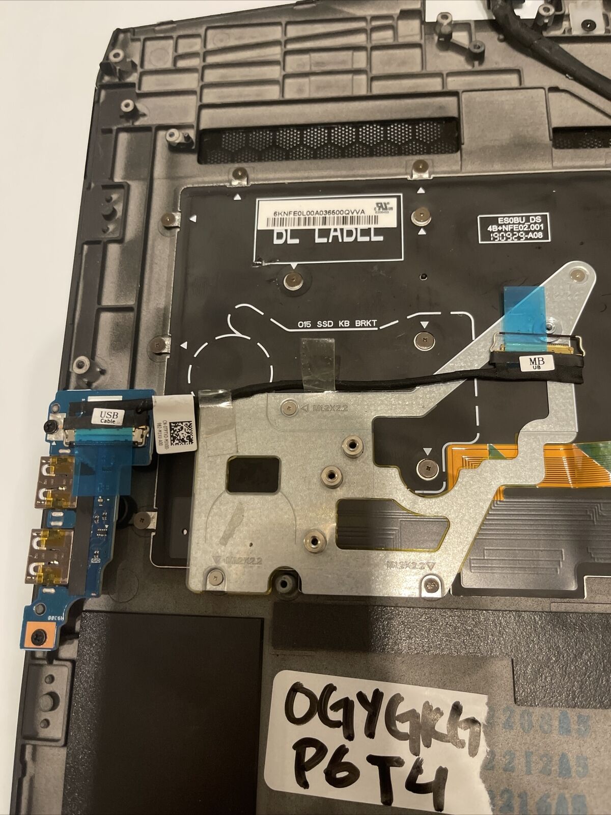 Genuine Dell Alienware M17 Laptop Palmrest Top Cover Assembly GYGKG 0GYGKG P6 T4