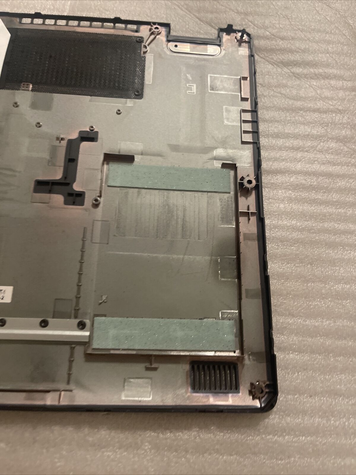 Genuine Dell Vostro 3400 / P132G Laptop Bottom Case P/N RX8DW / 0RX8DW H2 C4 B3