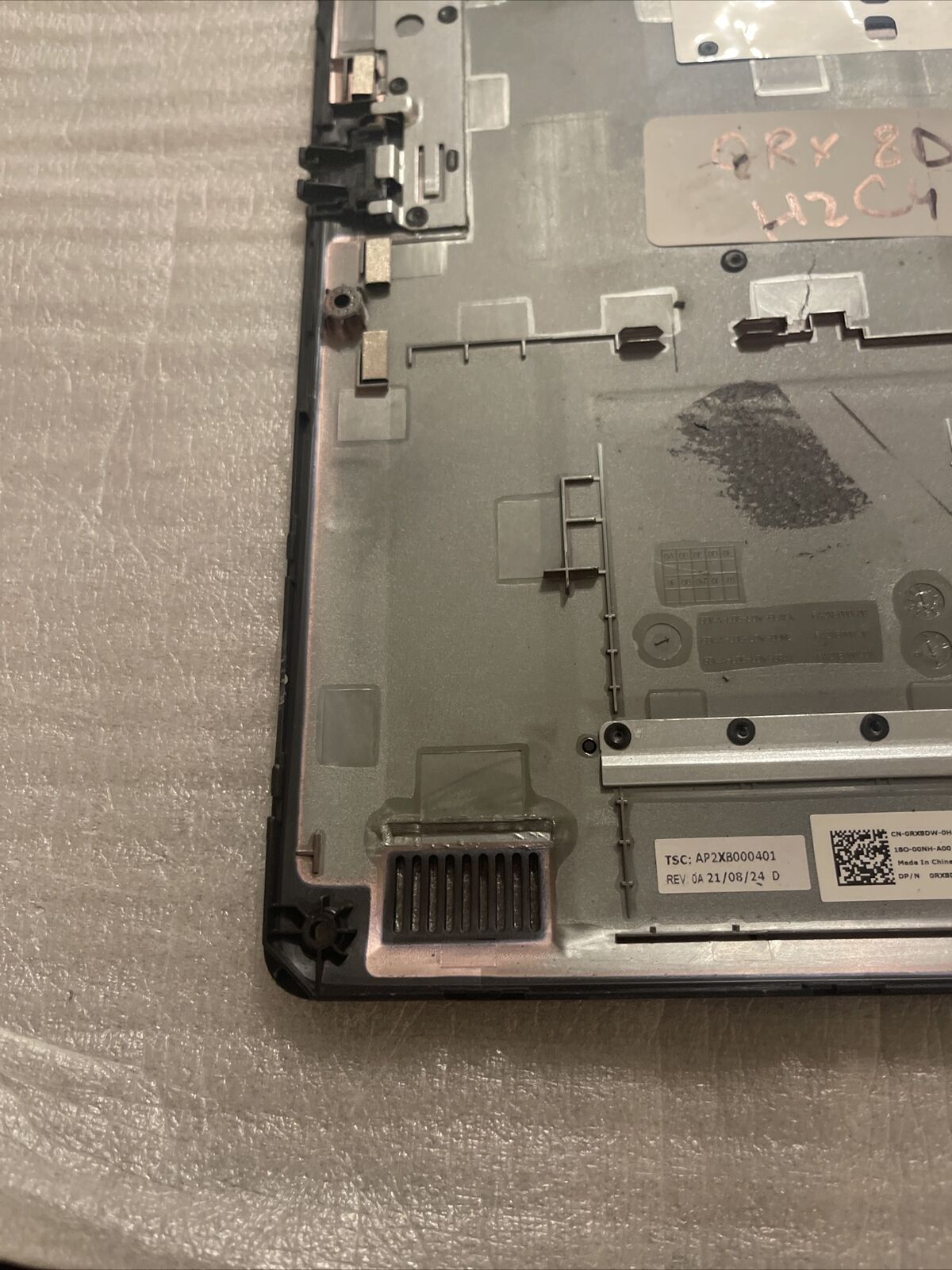 Genuine Dell Vostro 3400 / P132G Laptop Bottom Case P/N RX8DW / 0RX8DW H2 C4 B3