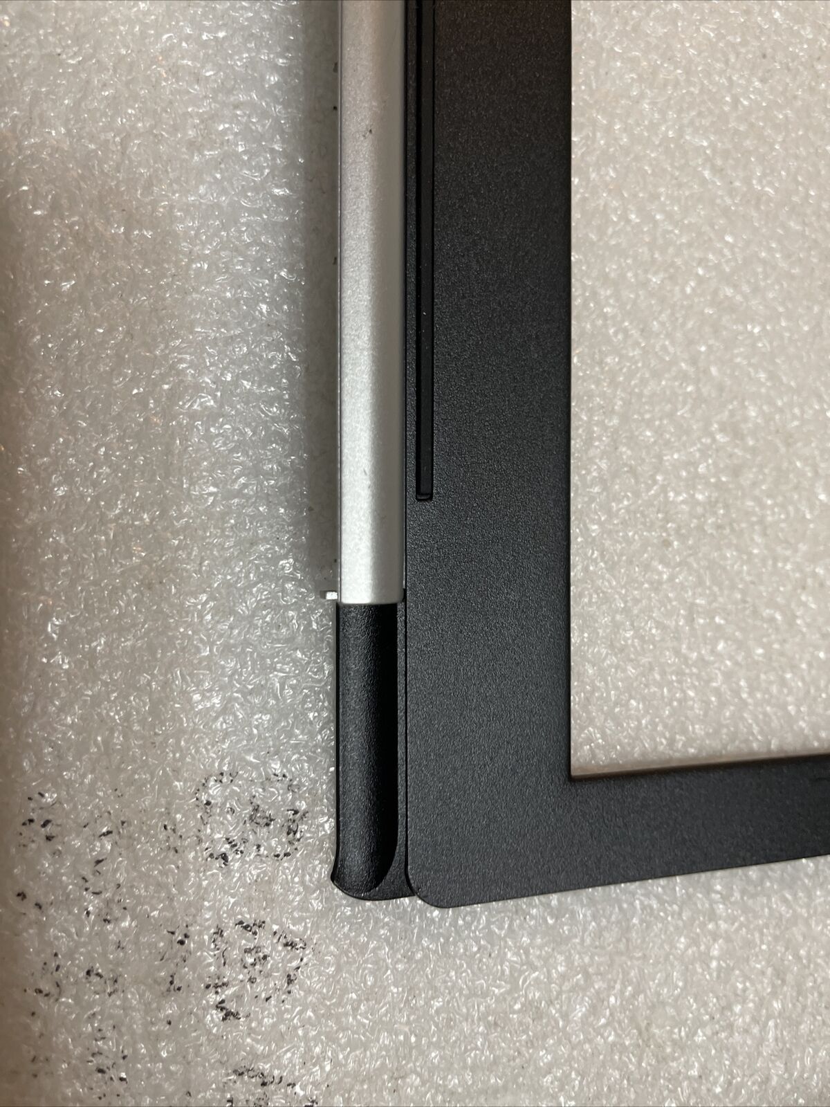 Genuine Dell Inspiron 15 5570 Laptop LCD Front Bezel Webcam Port GPY6Y 0GPY6Y N3