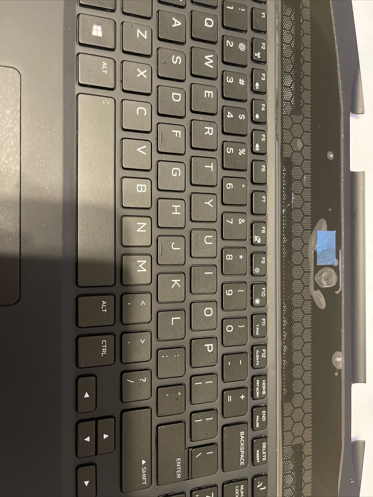 Genuine Dell Alienware M17 Laptop Palmrest Top Cover Assembly GYGKG 0GYGKG P4 T4