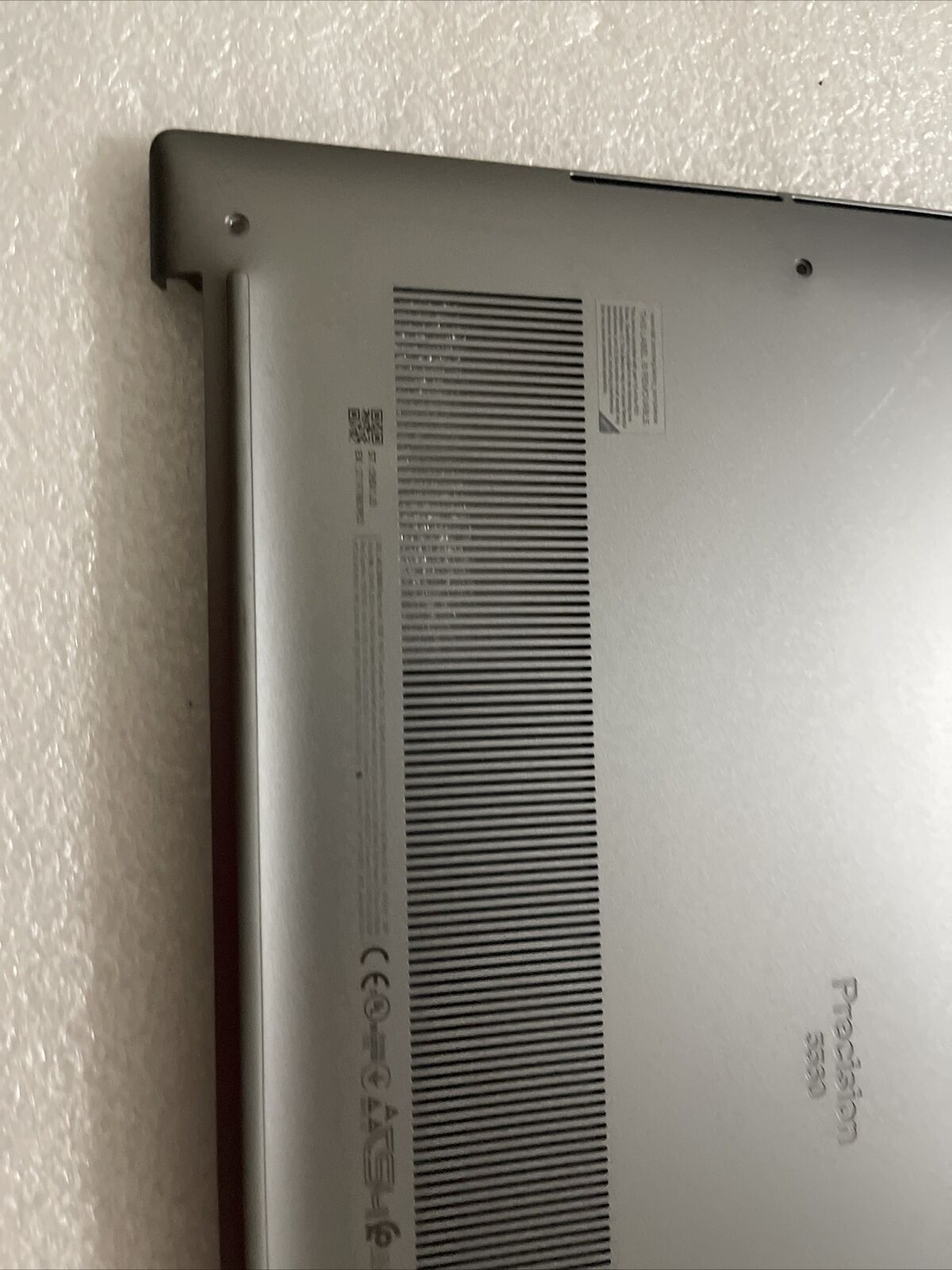 GENUINE DELL PRECISION 5560 BOTTOM COVER WITH AUDIO PORT Silver 9RFWJ 9RFWJ Strg