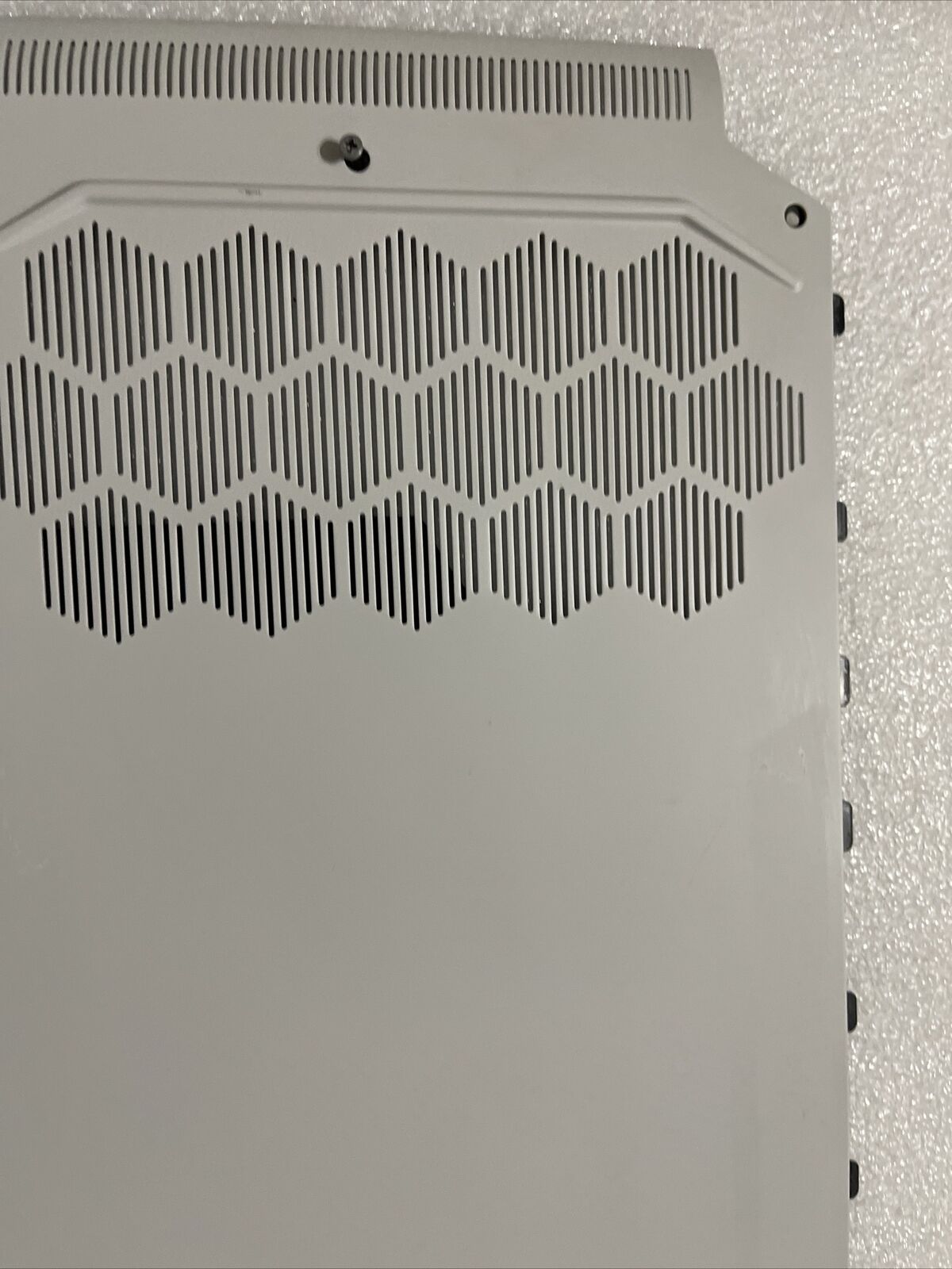 Genuine Dell Alienware X17 R2 Bottom Base Back Cover White 021FNV 21FNV H1 E2 E1