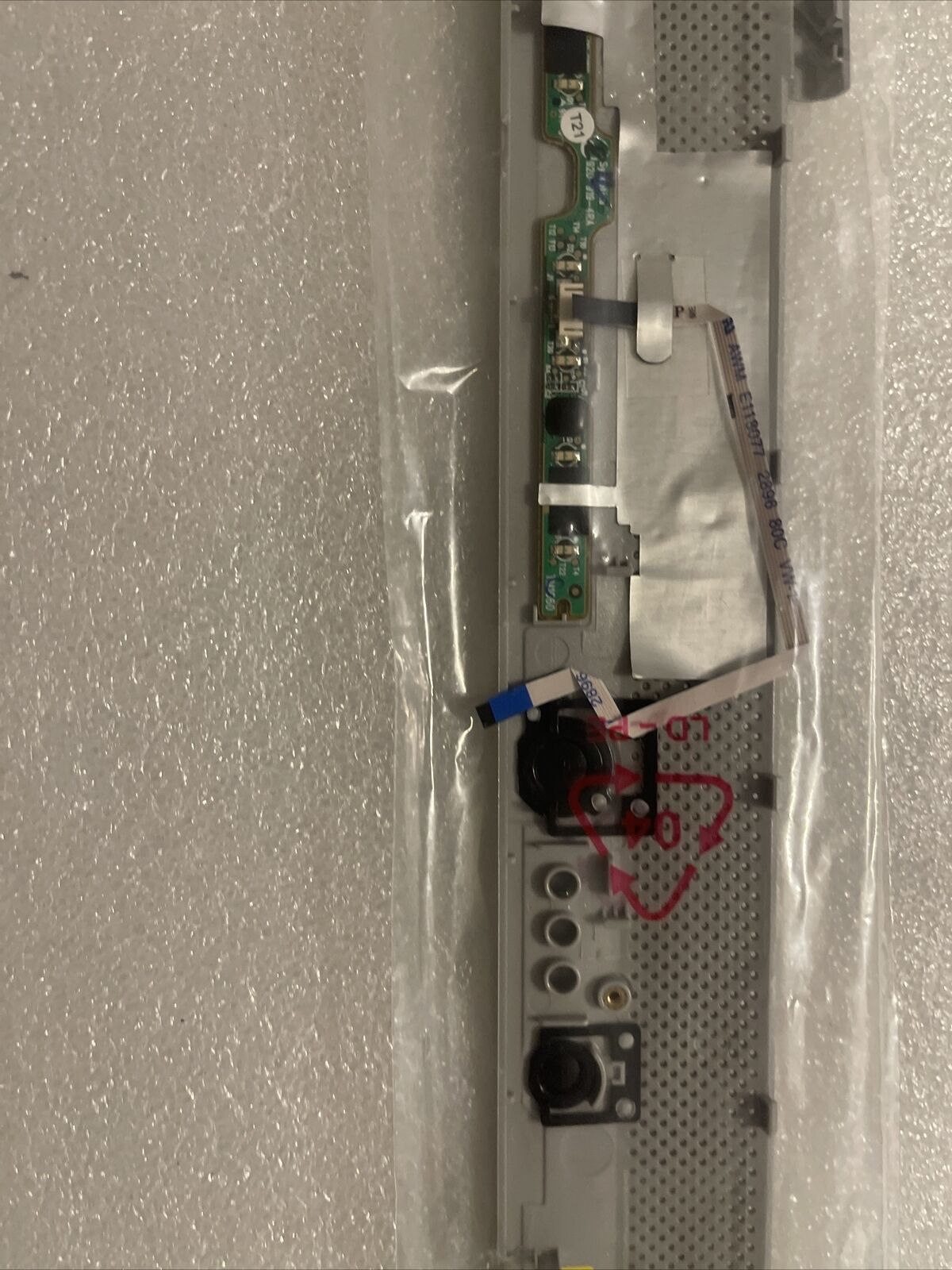 Dell Inspiron 1525 Plastic Hinge/Keyboard Cover W Power Buttons  0F706H GRADE A