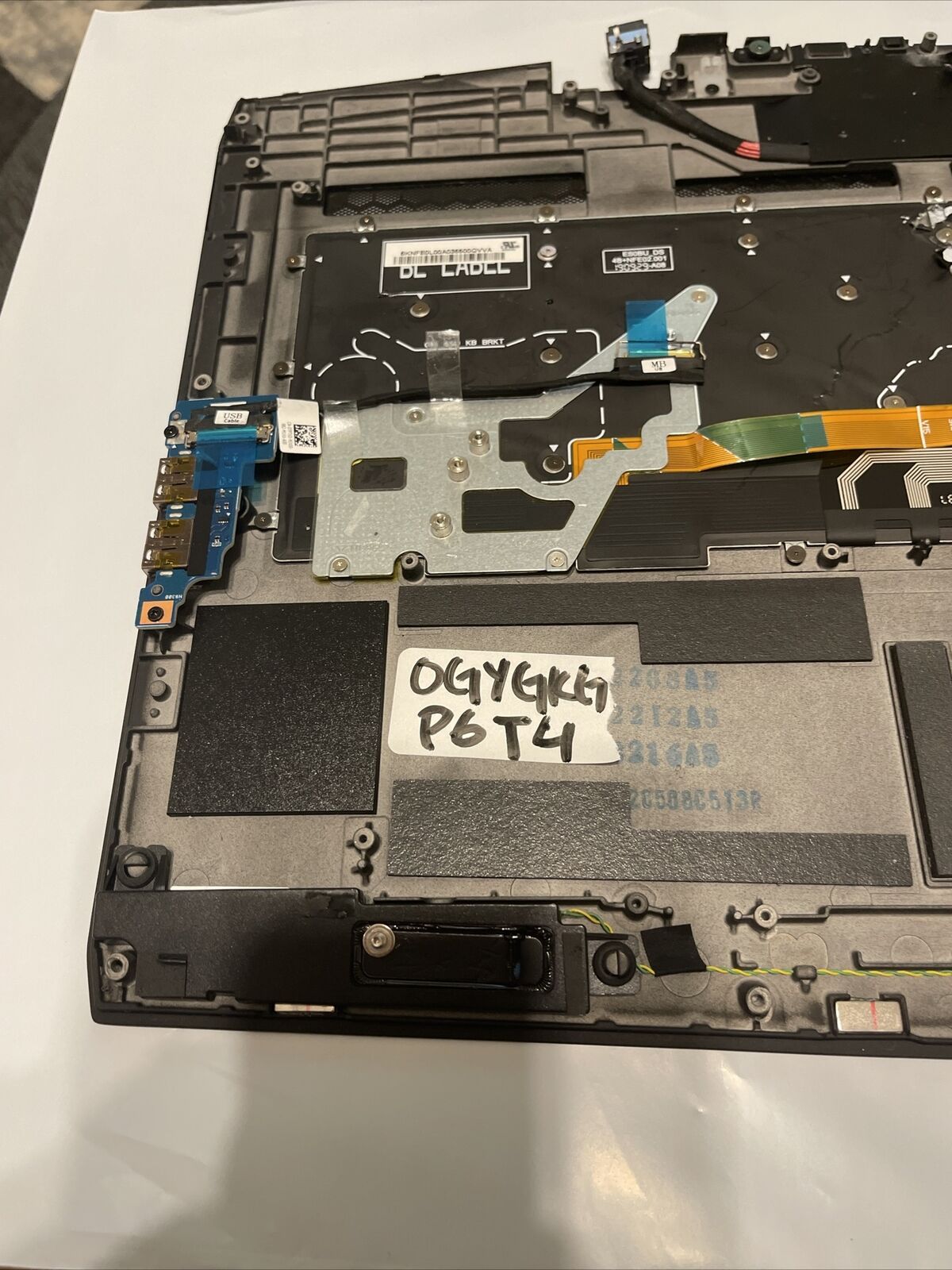 Genuine Dell Alienware M17 Laptop Palmrest Top Cover Assembly GYGKG 0GYGKG P6 T4