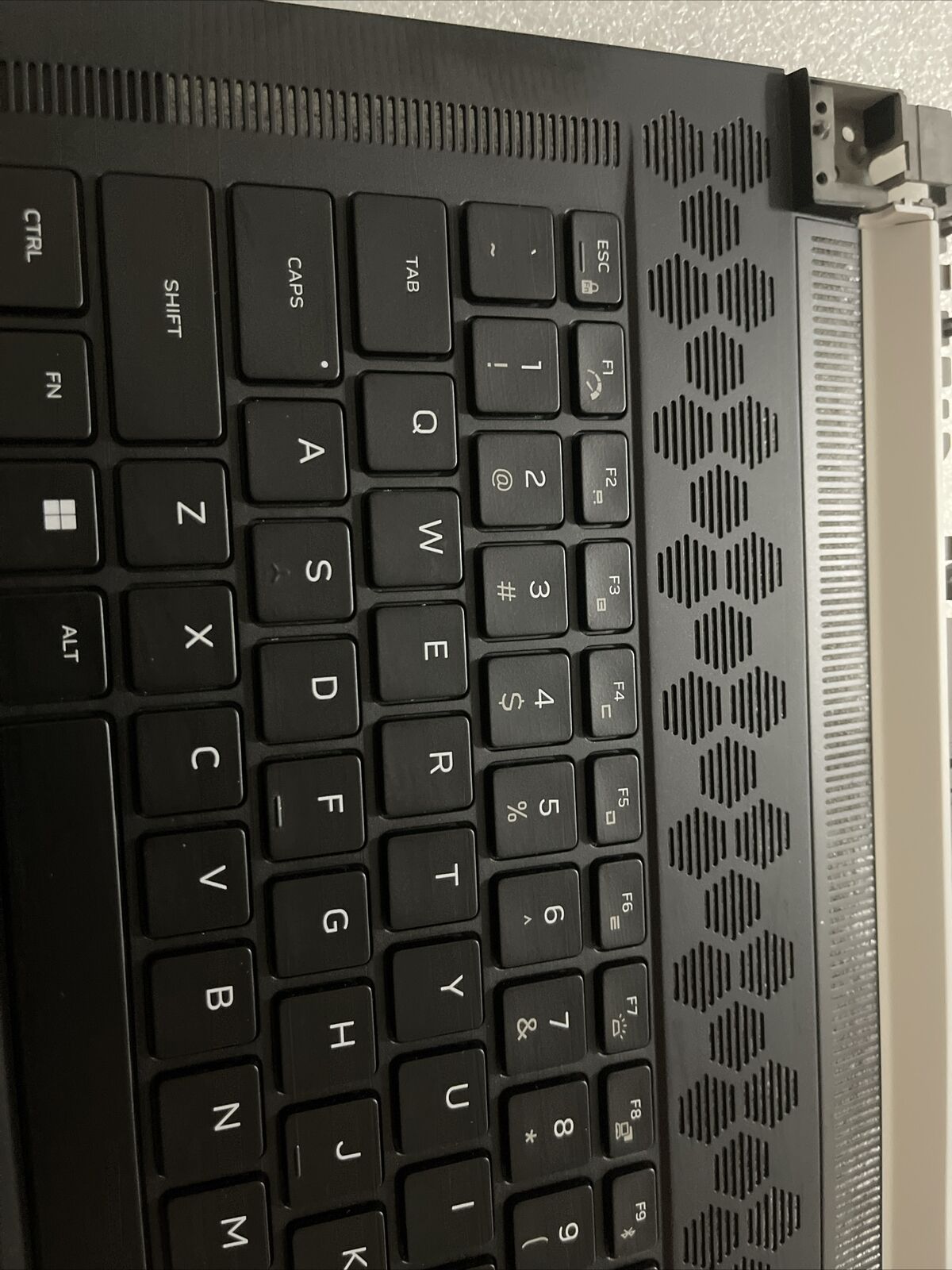 Dell Alienware x15 R1 Laptop Palmrest US RGB BCL Keyboard 0V6M0K K2P6 Grade B