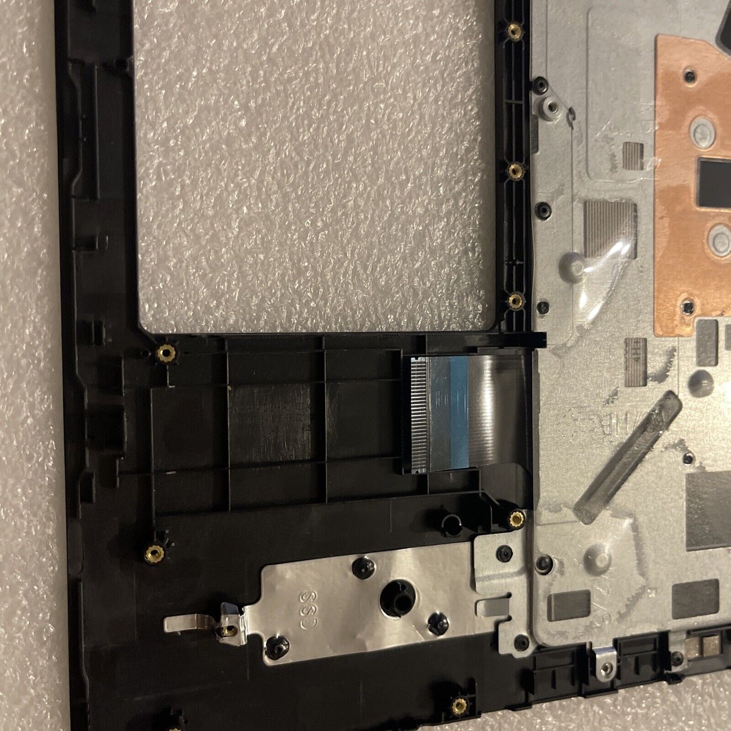 GENUINE DELL INSPIRON 3583 3593 PALMREST SPANISH KEYBOARD H9P3P P4MKJ H3 P7