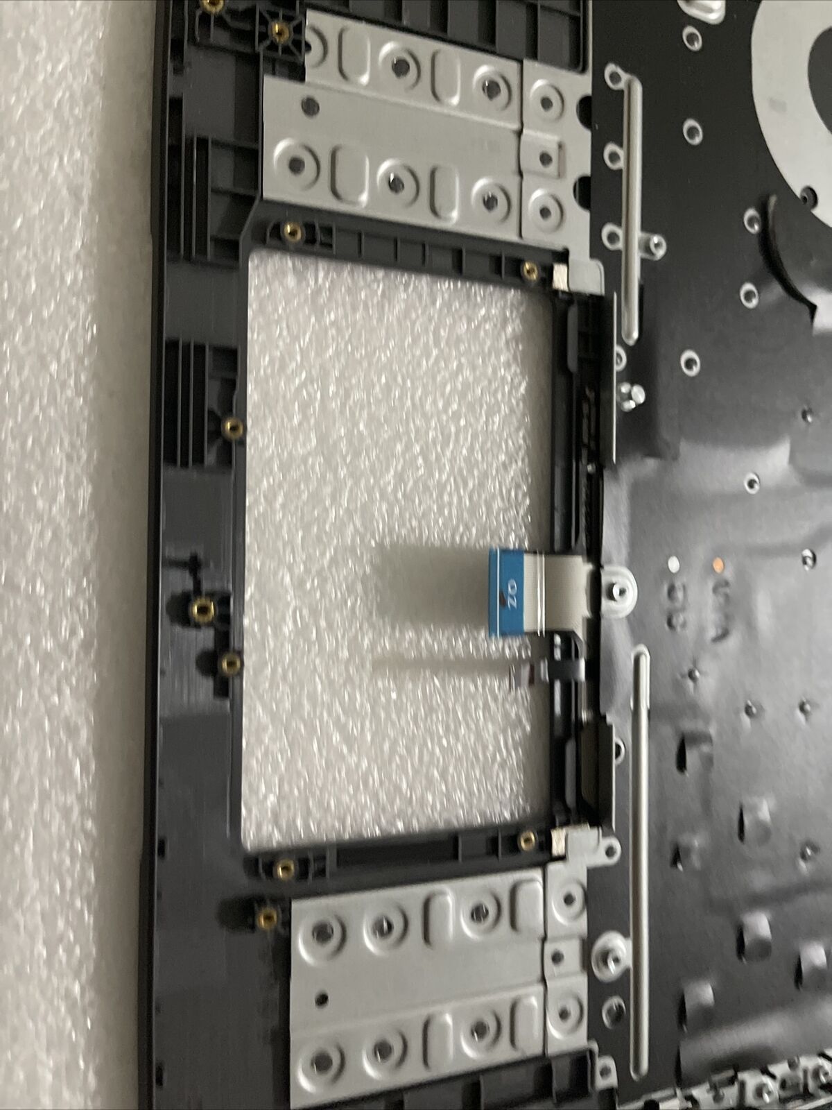 Dell Latitude 3540  Palmrest US English keyboard DVR0W 0DVR0W H1 P5 damage Broke