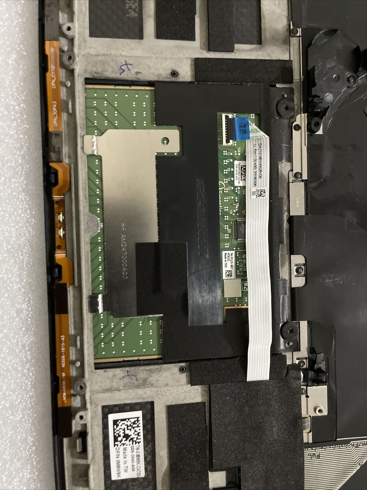 Sticky Dell XPS 9575 Palmrest Touchpad US/EN BCL Keyboard M9W9K NTP6 GradeB Read