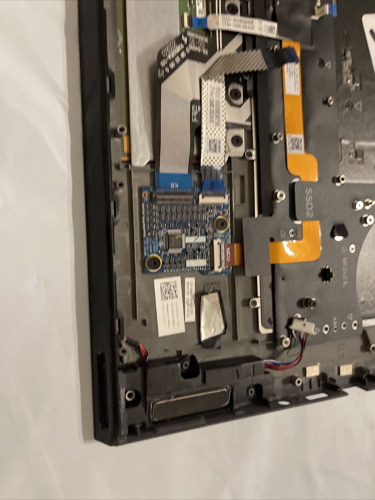 Dell ALienware  M15 R3 Laptop Palmrest US Keyboard Touchpad Speakers 03DYGJ H1P8